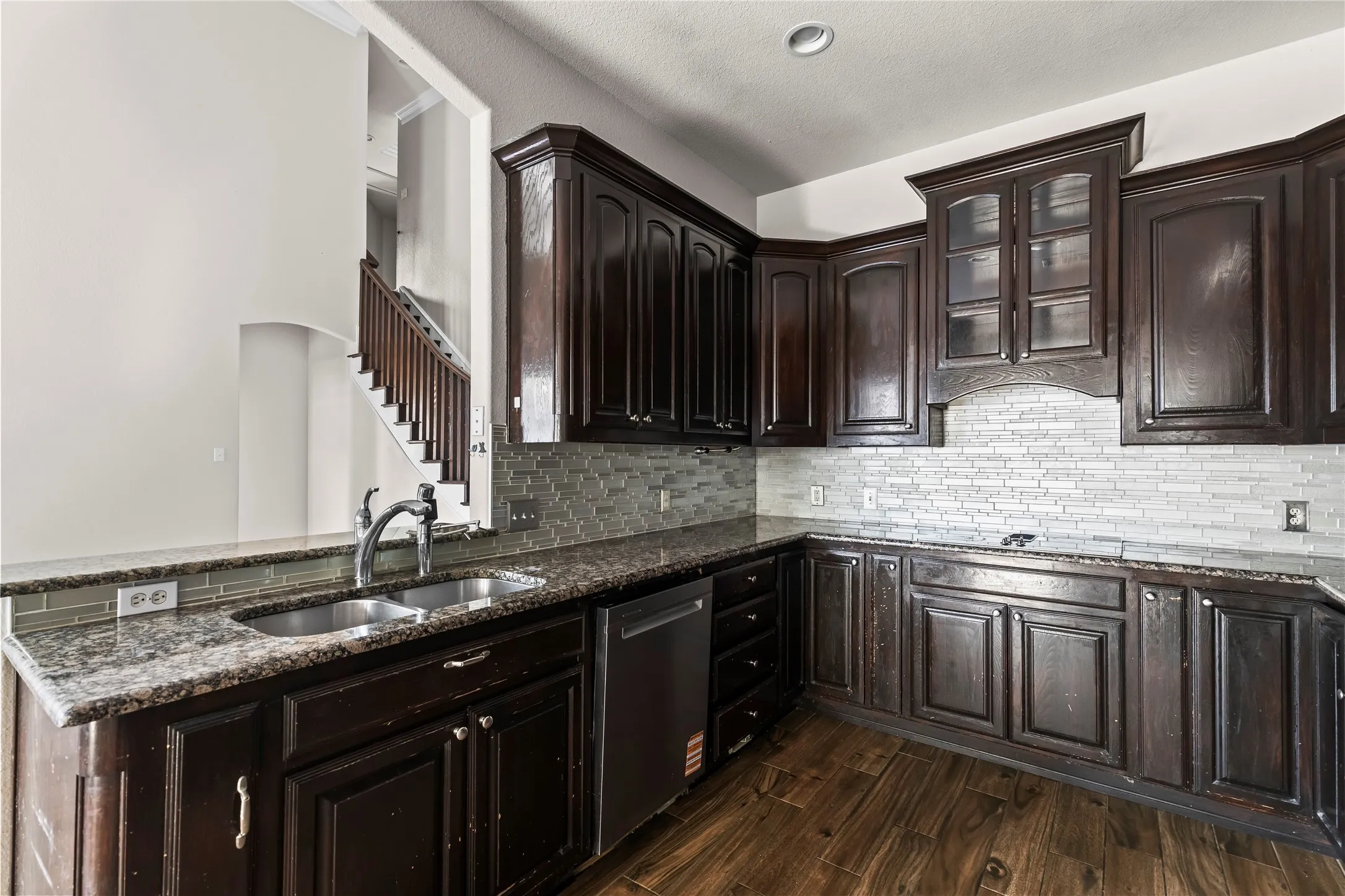 Single Family Residence For Rent in Tarrant County , 5517 Greenview Court, North Richland Hills, Texas 76148, 5 Bedroom, 3 Bathroom, 2 Garage spaces, 3,500 Sqft, built in 2001, mls#21292543, Real Estate Agent in North Richland Hills, Homes For Rent in Tarrant county, Homes For Rent in North Richland Hills, Realtor in North Richland Hills Texas, Real Estate Brokerage Independent Realty Texas, Luminita Cordes Realtor