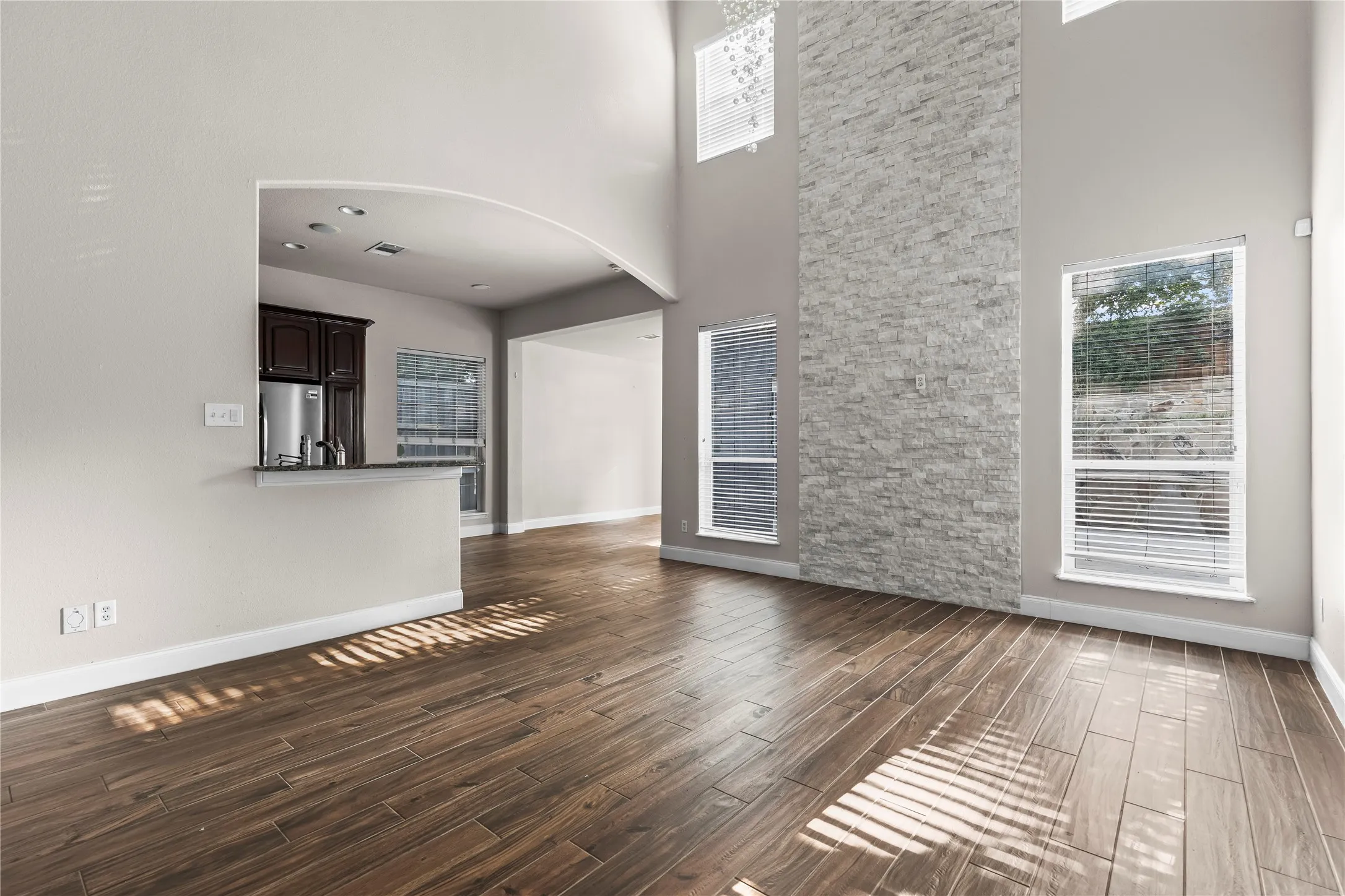 Single Family Residence For Rent in Tarrant County , 5517 Greenview Court, North Richland Hills, Texas 76148, 5 Bedroom, 3 Bathroom, 2 Garage spaces, 3,500 Sqft, built in 2001, mls#21292543, Real Estate Agent in North Richland Hills, Homes For Rent in Tarrant county, Homes For Rent in North Richland Hills, Realtor in North Richland Hills Texas, Real Estate Brokerage Independent Realty Texas, Luminita Cordes Realtor