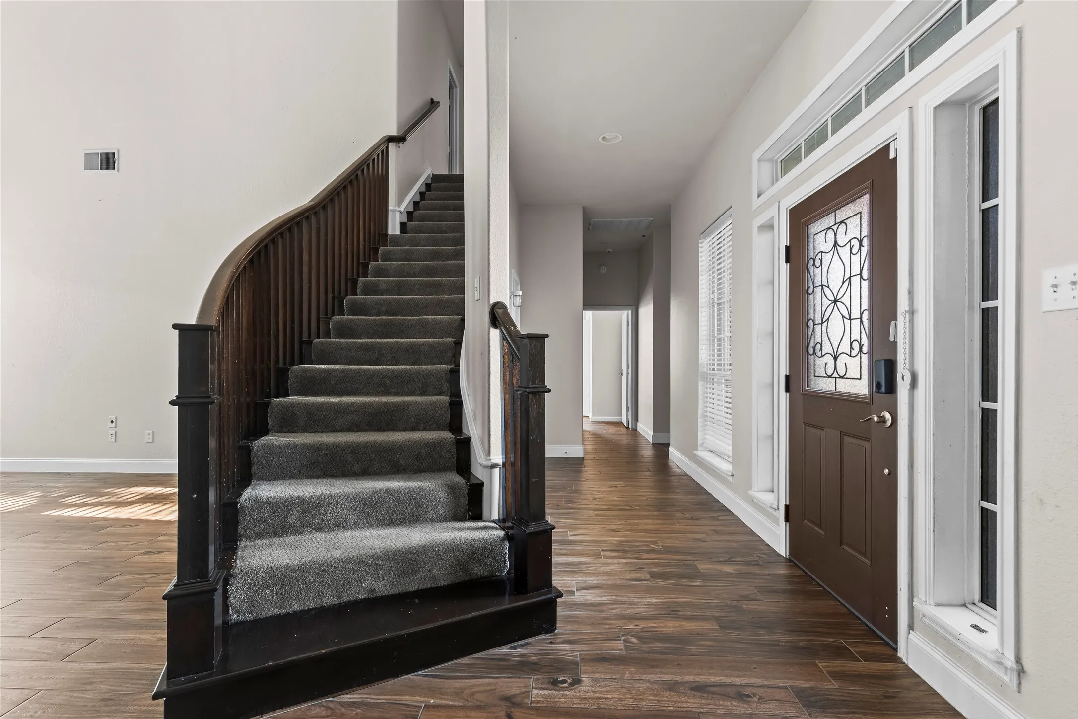 Single Family Residence For Rent in Tarrant County , 5517 Greenview Court, North Richland Hills, Texas 76148, 5 Bedroom, 3 Bathroom, 2 Garage spaces, 3,500 Sqft, built in 2001, mls#21292543, Real Estate Agent in North Richland Hills, Homes For Rent in Tarrant county, Homes For Rent in North Richland Hills, Realtor in North Richland Hills Texas, Real Estate Brokerage Independent Realty Texas, Luminita Cordes Realtor