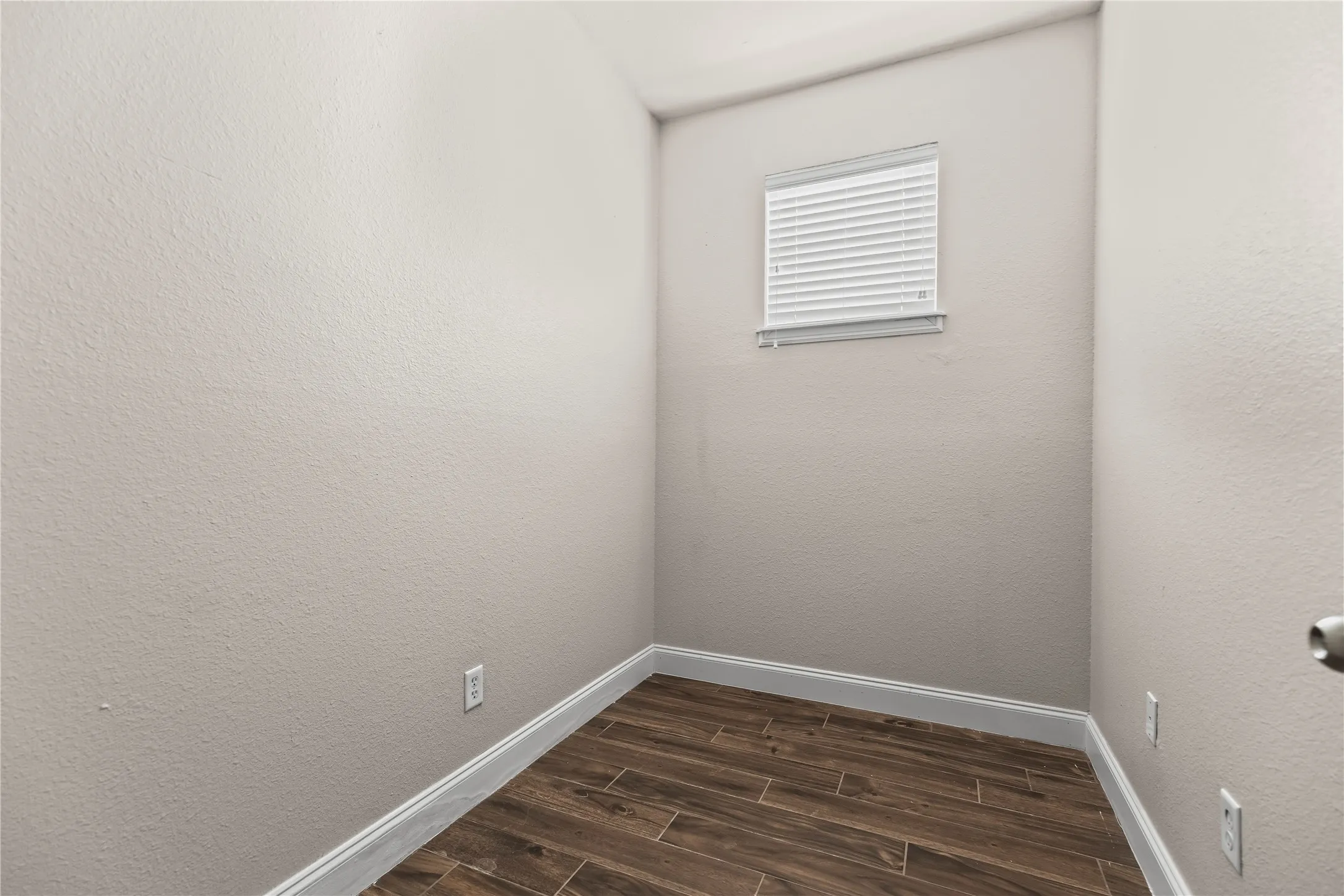 Single Family Residence For Rent in Tarrant County , 5517 Greenview Court, North Richland Hills, Texas 76148, 5 Bedroom, 3 Bathroom, 2 Garage spaces, 3,500 Sqft, built in 2001, mls#21292543, Real Estate Agent in North Richland Hills, Homes For Rent in Tarrant county, Homes For Rent in North Richland Hills, Realtor in North Richland Hills Texas, Real Estate Brokerage Independent Realty Texas, Luminita Cordes Realtor