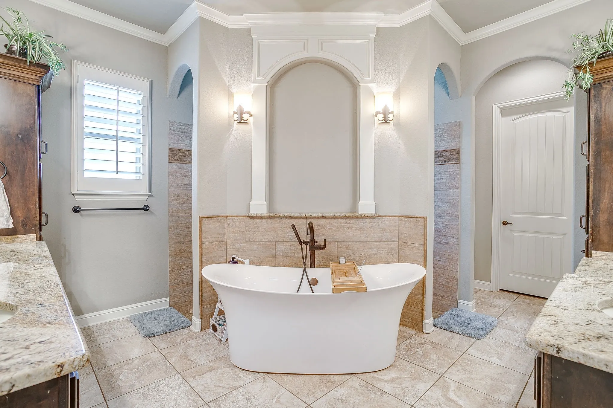 Single Family Residence For Sale in Tarrant County , 12416 Indian Creek Drive, Fort Worth, Texas 76179, 4 Bedroom, 4 Bathroom, 3 Garage spaces, 3,885 Sqft, built in 2014, mls#21290922, Real Estate Agent in Fort Worth, Homes For Sale in Tarrant county, Homes For Sale in Fort Worth, Realtor in Fort Worth Texas, Real Estate Brokerage Independent Realty Texas, Luminita Cordes Realtor