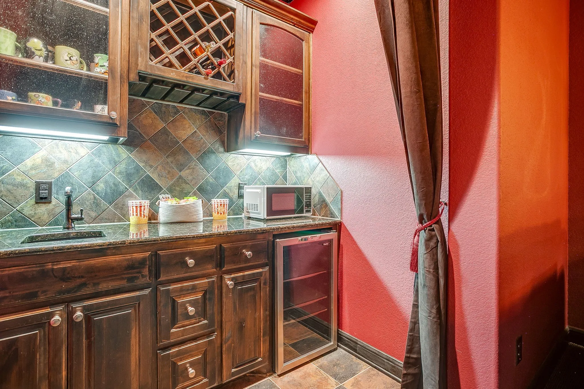 Single Family Residence For Sale in Tarrant County , 12416 Indian Creek Drive, Fort Worth, Texas 76179, 4 Bedroom, 4 Bathroom, 3 Garage spaces, 3,885 Sqft, built in 2014, mls#21290922, Real Estate Agent in Fort Worth, Homes For Sale in Tarrant county, Homes For Sale in Fort Worth, Realtor in Fort Worth Texas, Real Estate Brokerage Independent Realty Texas, Luminita Cordes Realtor