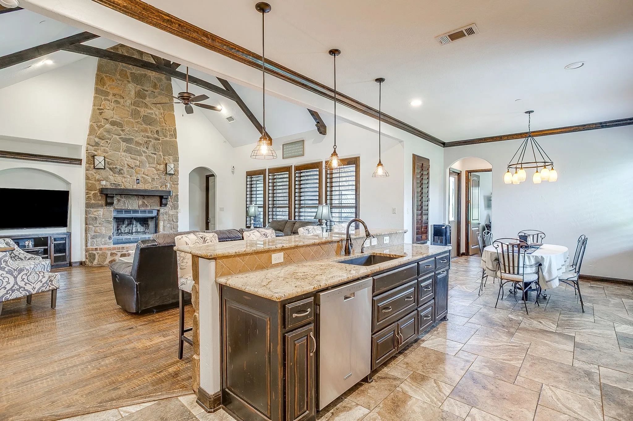 Single Family Residence For Sale in Tarrant County , 12416 Indian Creek Drive, Fort Worth, Texas 76179, 4 Bedroom, 4 Bathroom, 3 Garage spaces, 3,885 Sqft, built in 2014, mls#21290922, Real Estate Agent in Fort Worth, Homes For Sale in Tarrant county, Homes For Sale in Fort Worth, Realtor in Fort Worth Texas, Real Estate Brokerage Independent Realty Texas, Luminita Cordes Realtor