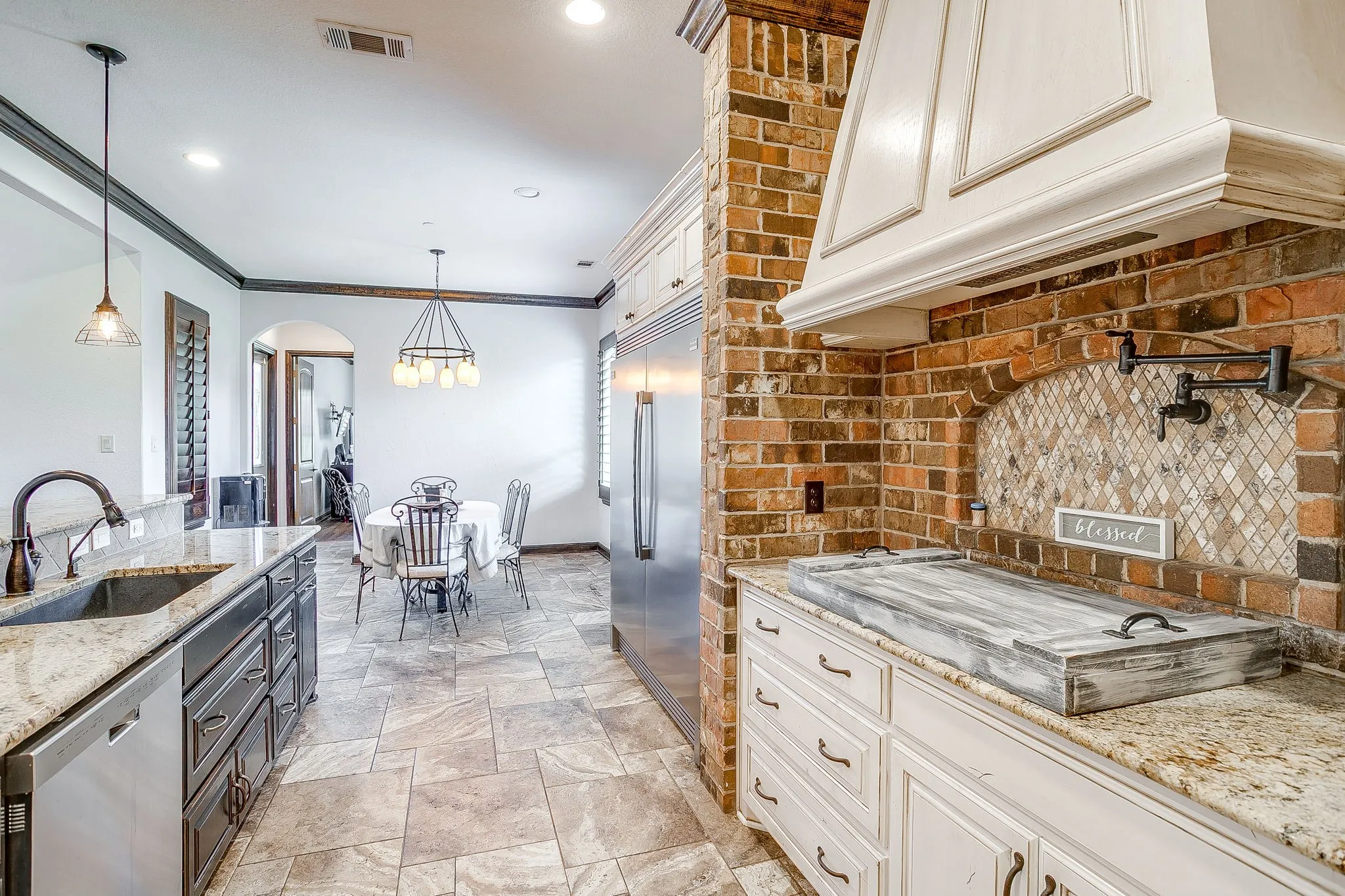 Single Family Residence For Sale in Tarrant County , 12416 Indian Creek Drive, Fort Worth, Texas 76179, 4 Bedroom, 4 Bathroom, 3 Garage spaces, 3,885 Sqft, built in 2014, mls#21290922, Real Estate Agent in Fort Worth, Homes For Sale in Tarrant county, Homes For Sale in Fort Worth, Realtor in Fort Worth Texas, Real Estate Brokerage Independent Realty Texas, Luminita Cordes Realtor