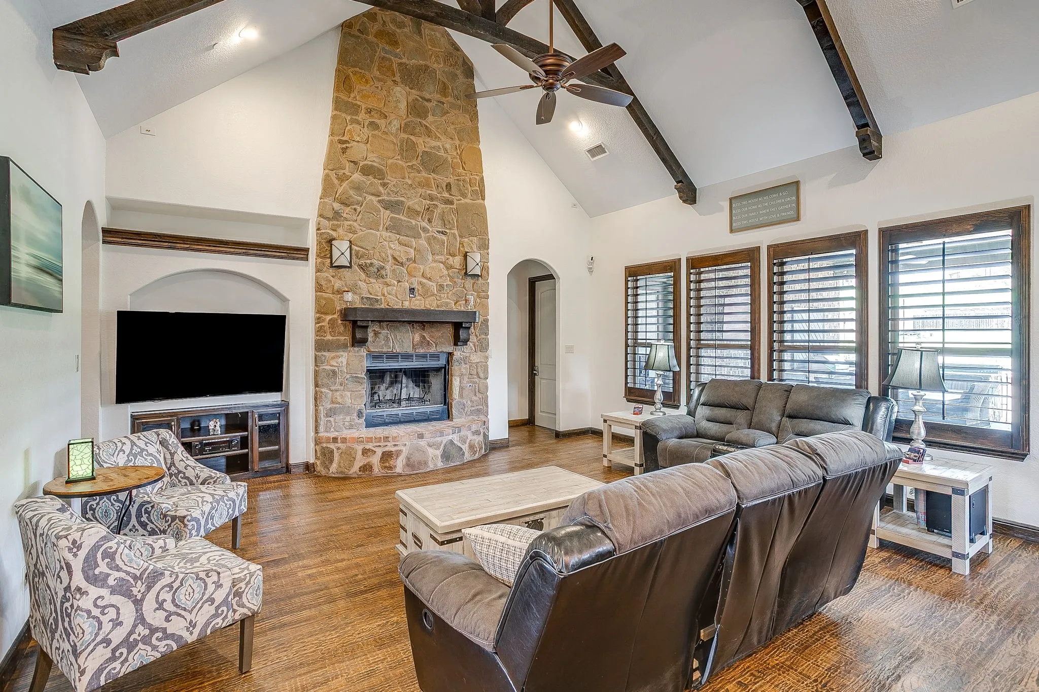 Single Family Residence For Sale in Tarrant County , 12416 Indian Creek Drive, Fort Worth, Texas 76179, 4 Bedroom, 4 Bathroom, 3 Garage spaces, 3,885 Sqft, built in 2014, mls#21290922, Real Estate Agent in Fort Worth, Homes For Sale in Tarrant county, Homes For Sale in Fort Worth, Realtor in Fort Worth Texas, Real Estate Brokerage Independent Realty Texas, Luminita Cordes Realtor