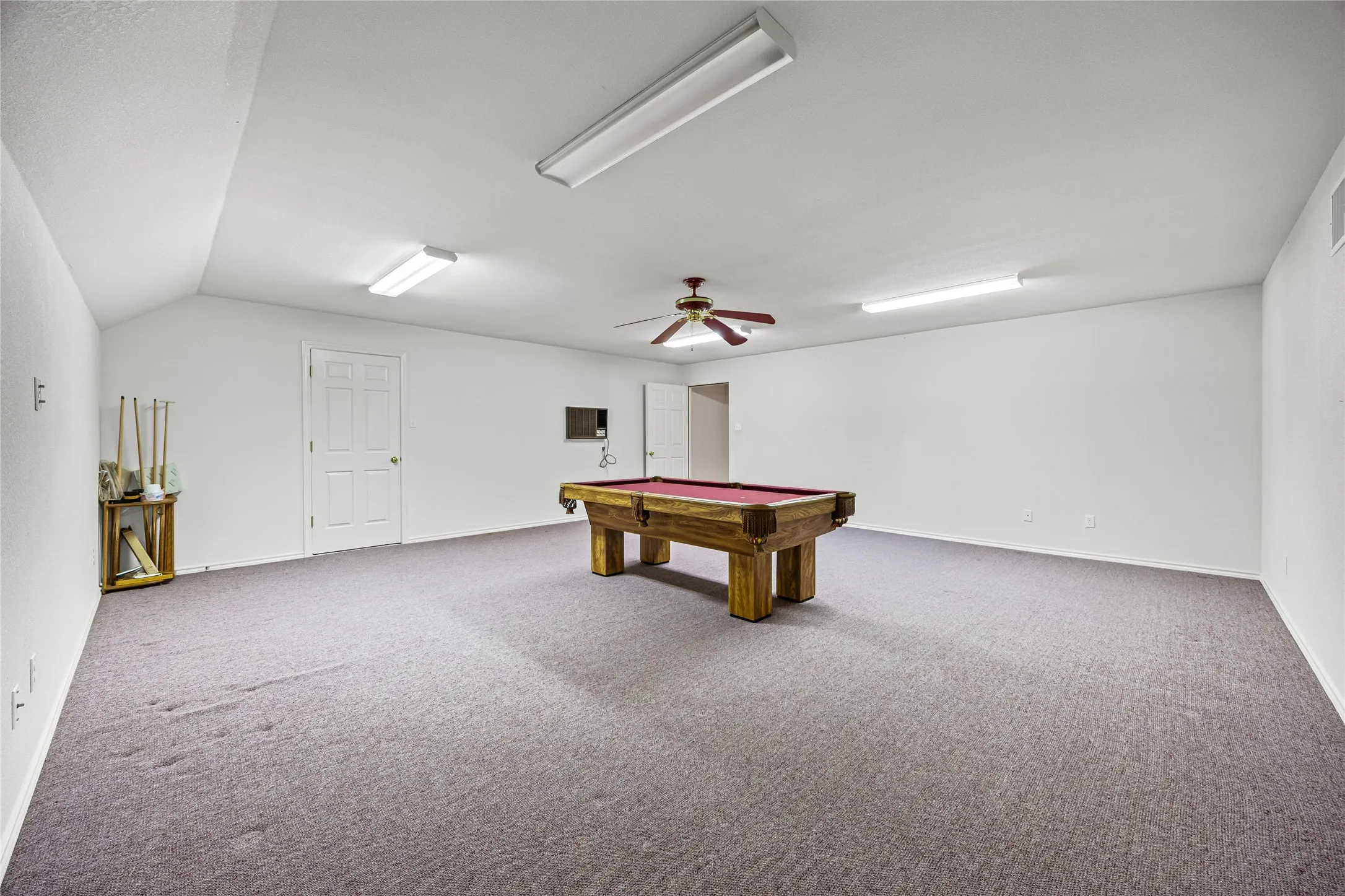 Single Family Residence For Sale in Palo Pinto County , 26184 S Fm 4, Lipan, Texas 76462, 4 Bedroom, 3 Bathroom, 2 Garage spaces, 4,400 Sqft, built in 1993, mls#21292536, Real Estate Agent in Lipan, Homes For Sale in Palo Pinto county, Homes For Sale in Lipan, Realtor in Lipan Texas, Real Estate Brokerage Independent Realty Texas, Luminita Cordes Realtor