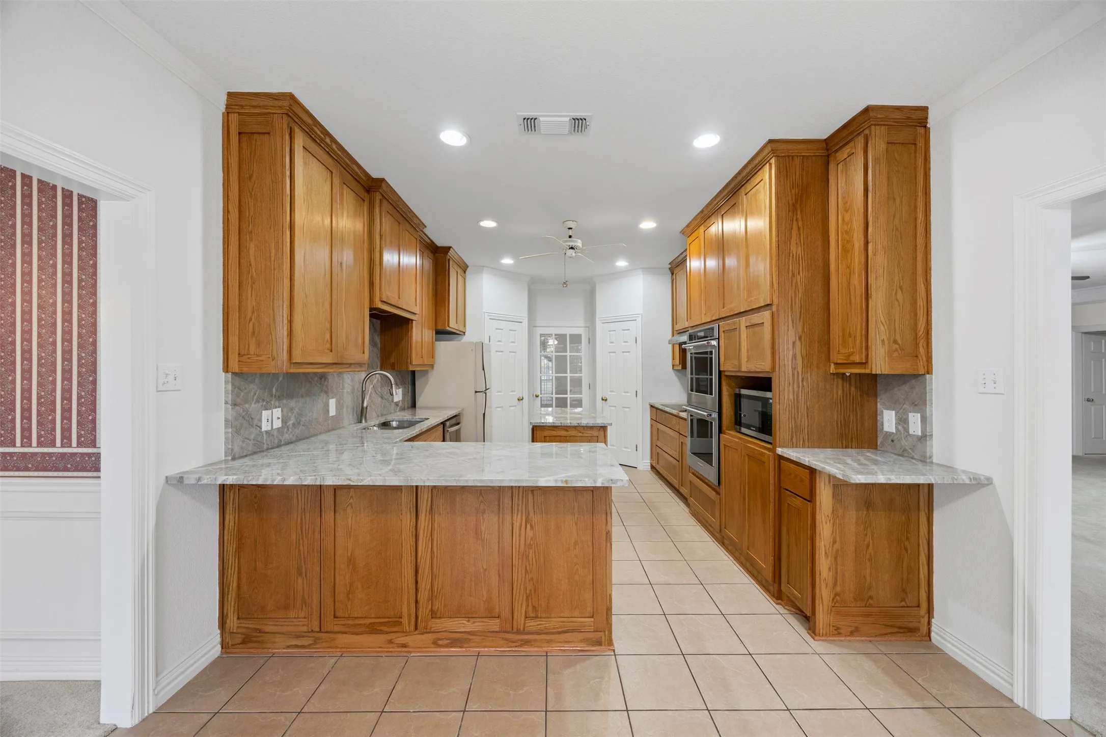Single Family Residence For Sale in Palo Pinto County , 26184 S Fm 4, Lipan, Texas 76462, 4 Bedroom, 3 Bathroom, 2 Garage spaces, 4,400 Sqft, built in 1993, mls#21292536, Real Estate Agent in Lipan, Homes For Sale in Palo Pinto county, Homes For Sale in Lipan, Realtor in Lipan Texas, Real Estate Brokerage Independent Realty Texas, Luminita Cordes Realtor