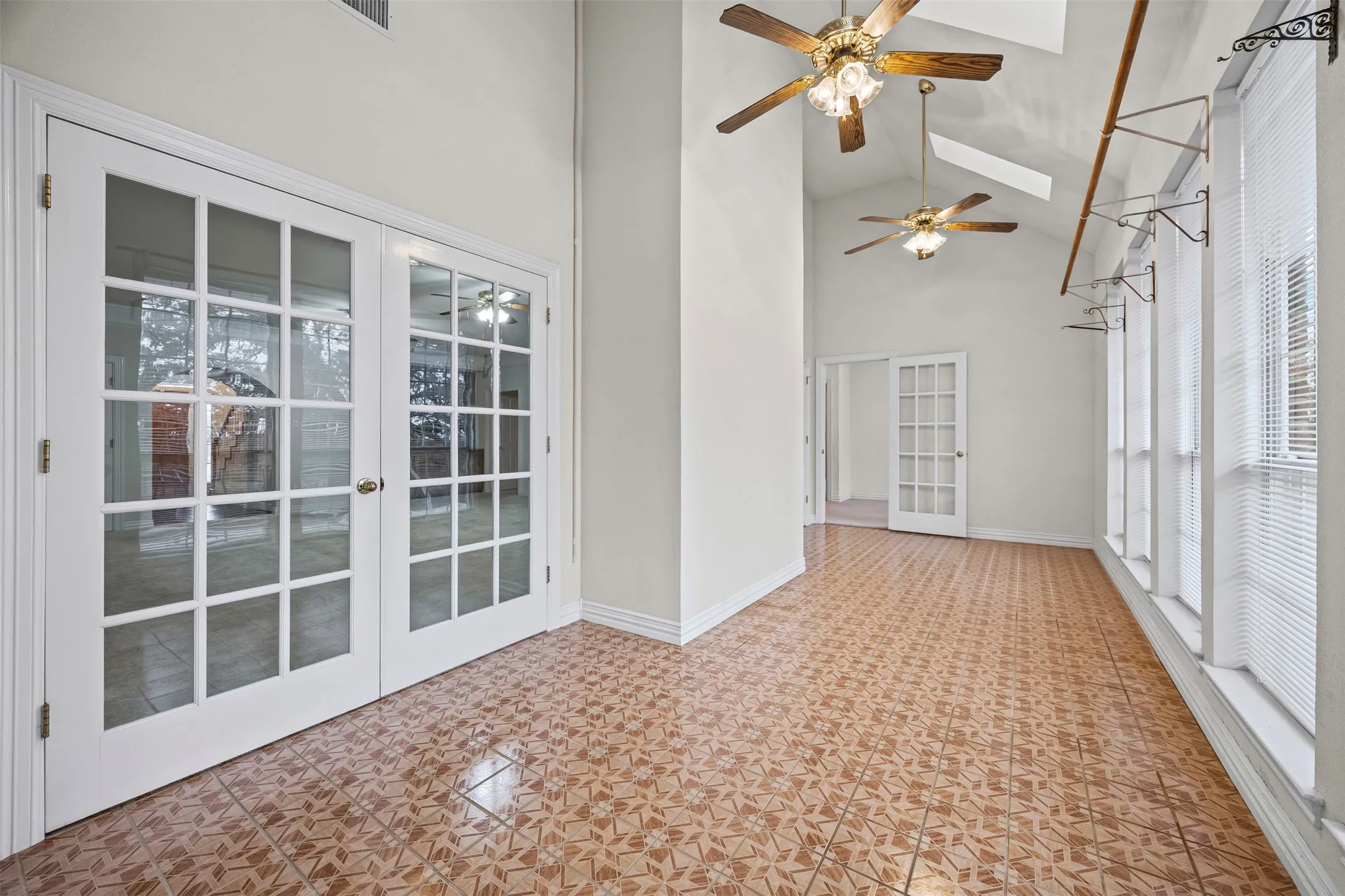 Single Family Residence For Sale in Palo Pinto County , 26184 S Fm 4, Lipan, Texas 76462, 4 Bedroom, 3 Bathroom, 2 Garage spaces, 4,400 Sqft, built in 1993, mls#21292536, Real Estate Agent in Lipan, Homes For Sale in Palo Pinto county, Homes For Sale in Lipan, Realtor in Lipan Texas, Real Estate Brokerage Independent Realty Texas, Luminita Cordes Realtor