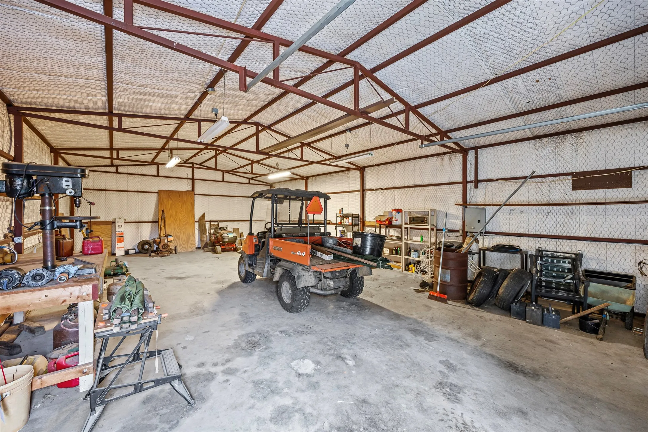 Single Family Residence For Sale in Palo Pinto County , 26184 S Fm 4, Lipan, Texas 76462, 4 Bedroom, 3 Bathroom, 2 Garage spaces, 4,400 Sqft, built in 1993, mls#21292536, Real Estate Agent in Lipan, Homes For Sale in Palo Pinto county, Homes For Sale in Lipan, Realtor in Lipan Texas, Real Estate Brokerage Independent Realty Texas, Luminita Cordes Realtor