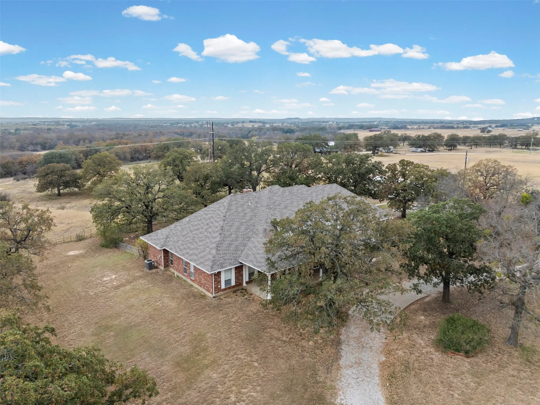 Single Family Residence For Sale in Palo Pinto County , 26184 S Fm 4, Lipan, Texas 76462, 4 Bedroom, 3 Bathroom, 2 Garage spaces, 4,400 Sqft, built in 1993, mls#21292536, Real Estate Agent in Lipan, Homes For Sale in Palo Pinto county, Homes For Sale in Lipan, Realtor in Lipan Texas, Real Estate Brokerage Independent Realty Texas, Luminita Cordes Realtor