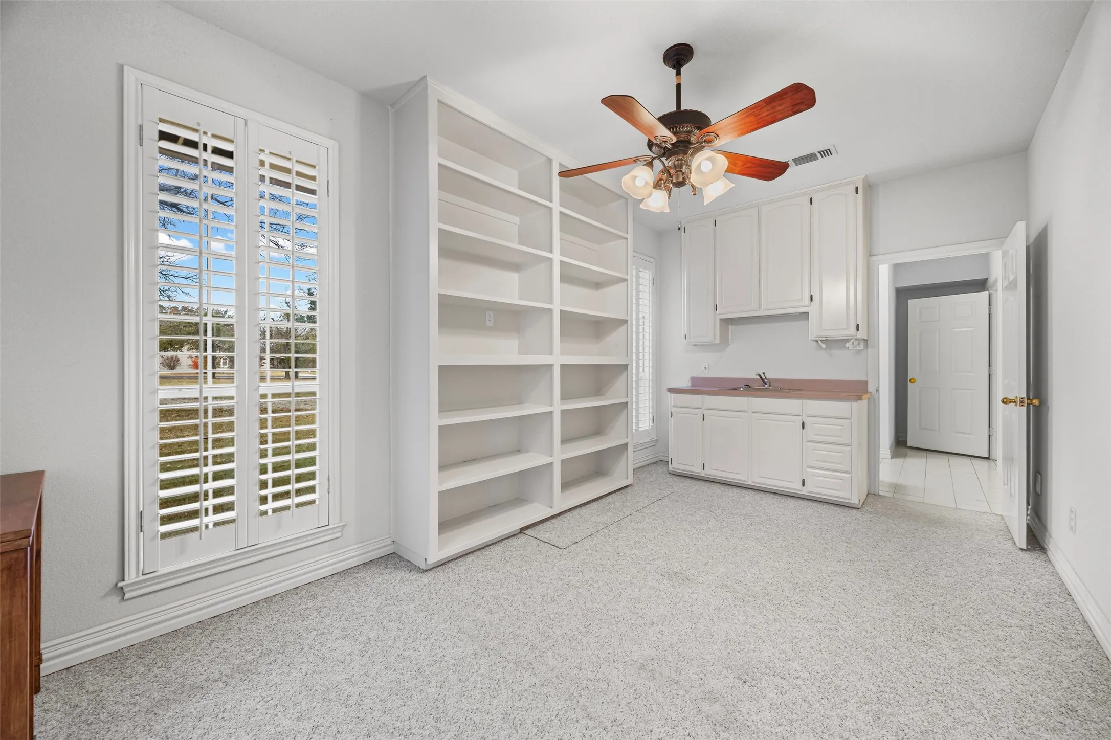 Single Family Residence For Sale in Palo Pinto County , 26184 S Fm 4, Lipan, Texas 76462, 4 Bedroom, 3 Bathroom, 2 Garage spaces, 4,400 Sqft, built in 1993, mls#21292536, Real Estate Agent in Lipan, Homes For Sale in Palo Pinto county, Homes For Sale in Lipan, Realtor in Lipan Texas, Real Estate Brokerage Independent Realty Texas, Luminita Cordes Realtor