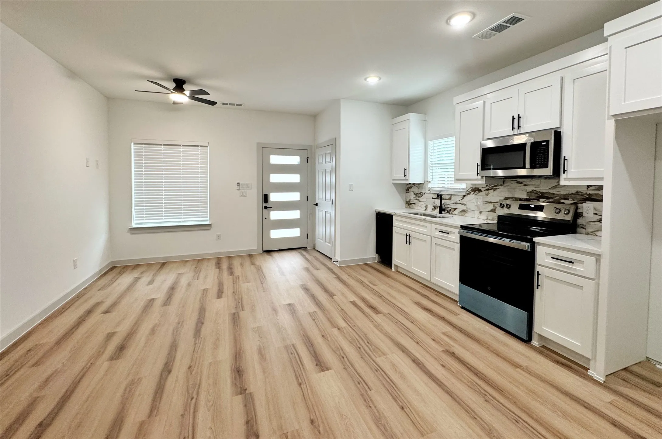 Duplex For Sale in Hunt County , 2916 Hemphill Street, Greenville, Texas 75401, 6 Bedroom, 4 Bathroom, Garage spaces, 1,820 Sqft, built in 2026, mls#21291220, Real Estate Agent in Greenville, Homes For Sale in Hunt county, Homes For Sale in Greenville, Realtor in Greenville Texas, Real Estate Brokerage Independent Realty Texas, Luminita Cordes Realtor