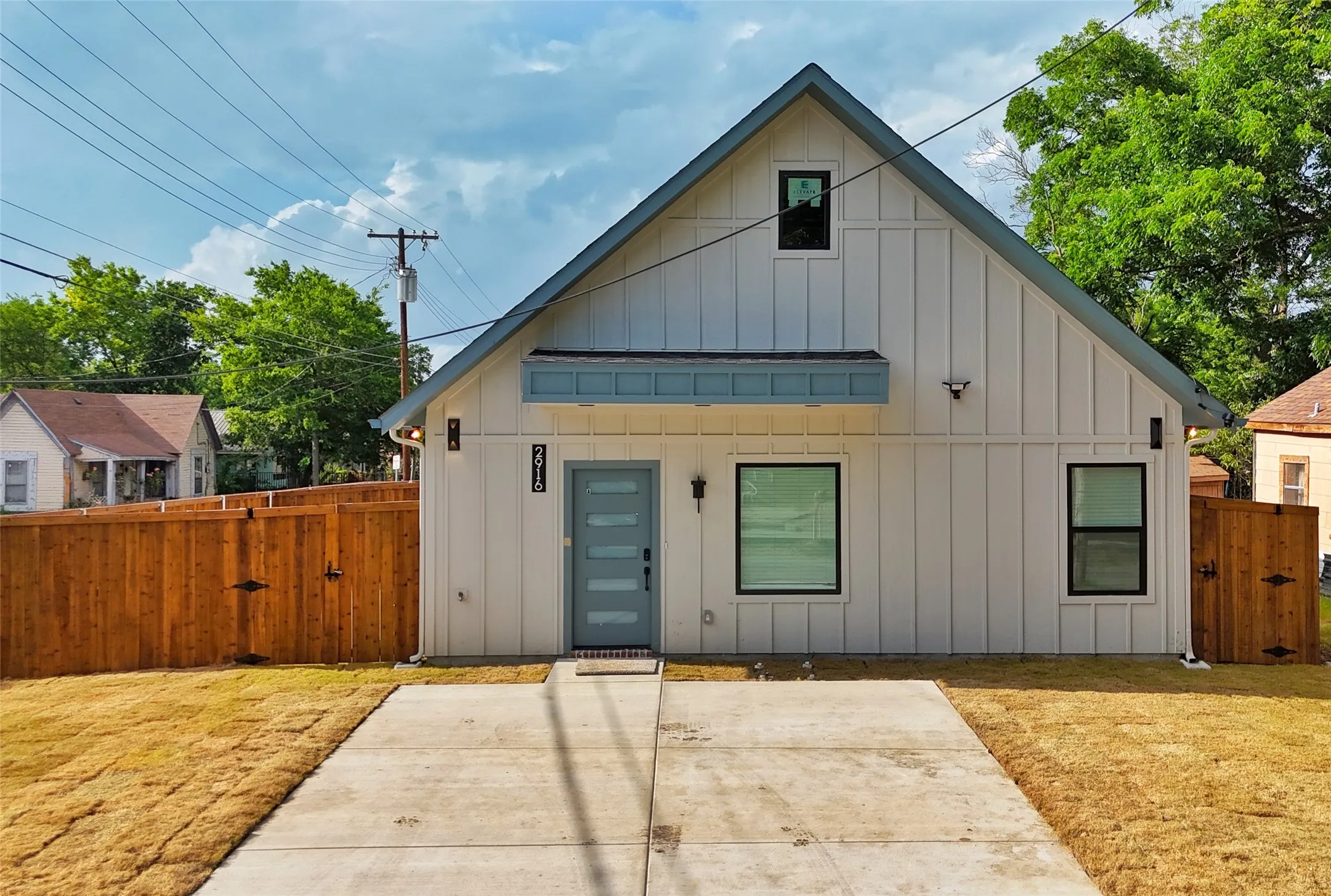 Duplex For Sale in Hunt County , 2916 Hemphill Street, Greenville, Texas 75401, 6 Bedroom, 4 Bathroom, Garage spaces, 1,820 Sqft, built in 2026, mls#21291220, Real Estate Agent in Greenville, Homes For Sale in Hunt county, Homes For Sale in Greenville, Realtor in Greenville Texas, Real Estate Brokerage Independent Realty Texas, Luminita Cordes Realtor