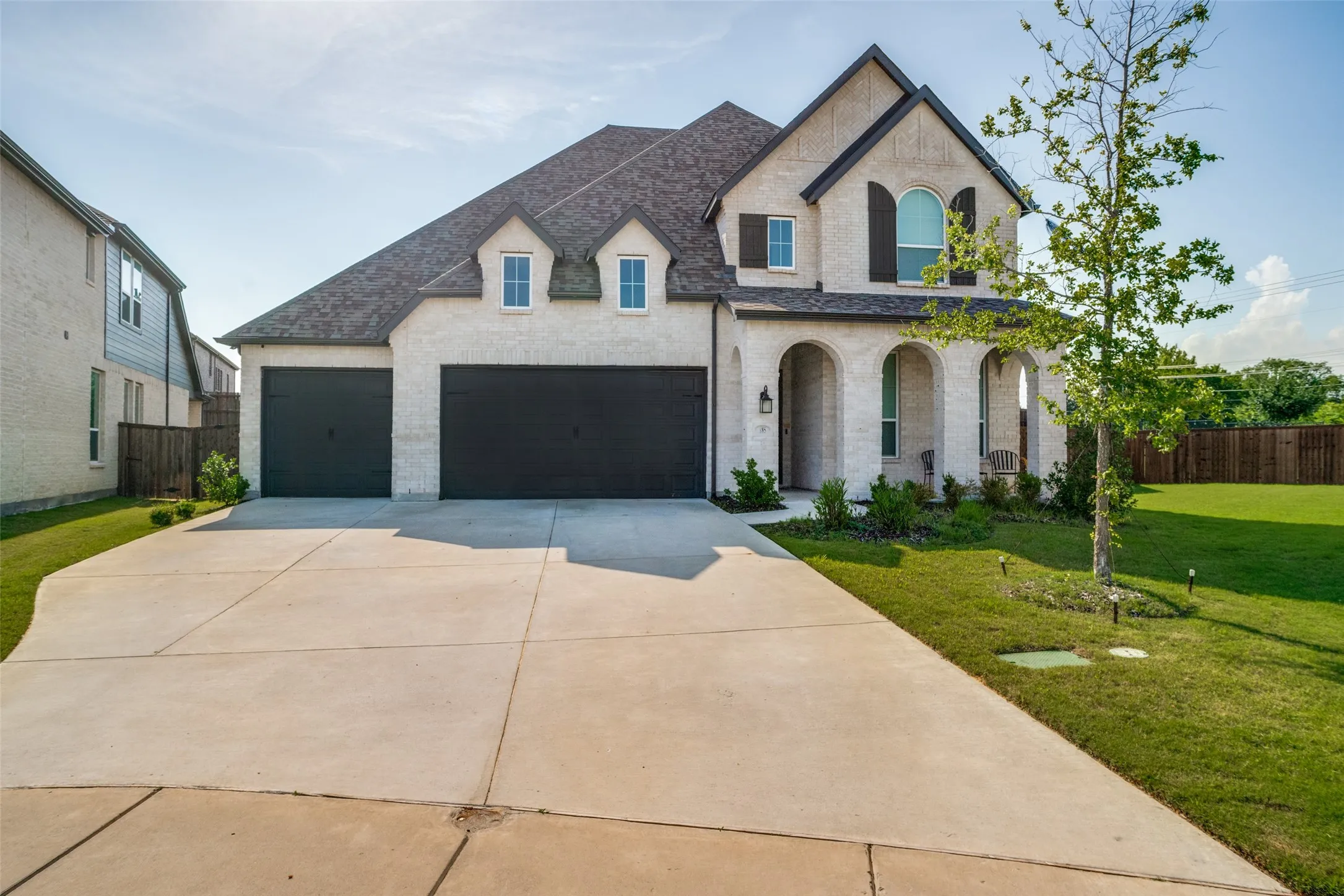 Single Family Residence For Sale in Grayson County , 185 Ivy Parkway, Van Alstyne, Texas 75495, 5 Bedroom, 4 Bathroom, 3 Garage spaces, 3,100 Sqft, built in 2022, mls#21292540, Real Estate Agent in Van Alstyne, Homes For Sale in Grayson county, Homes For Sale in Van Alstyne, Realtor in Van Alstyne Texas, Real Estate Brokerage Independent Realty Texas, Luminita Cordes Realtor