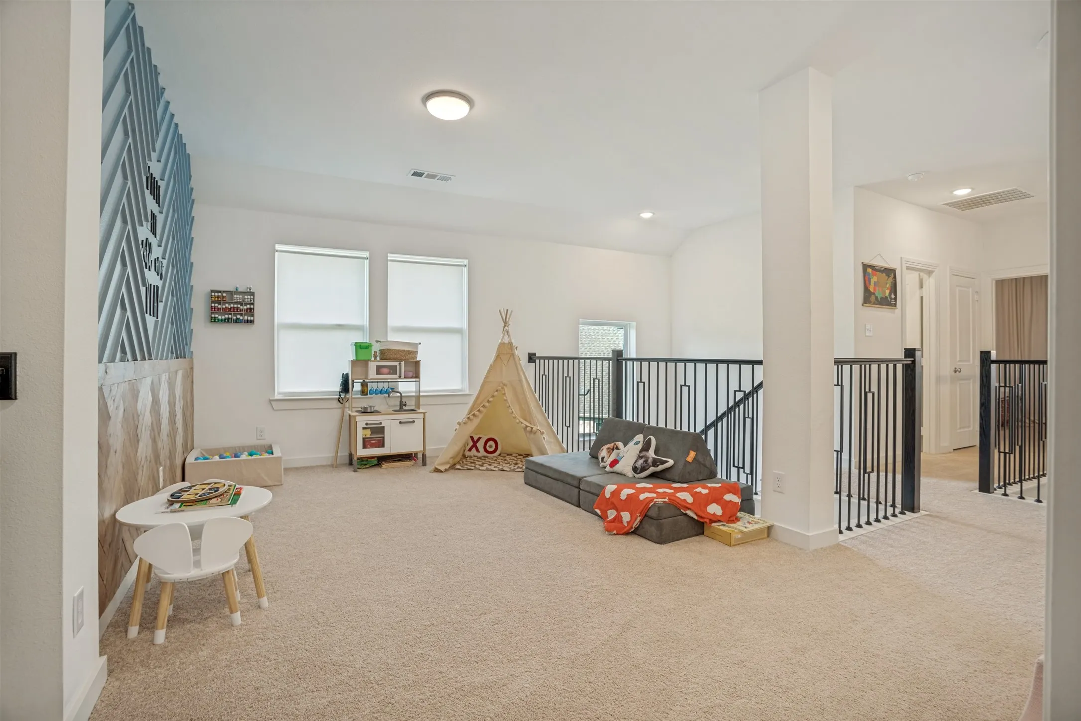 Single Family Residence For Sale in Grayson County , 185 Ivy Parkway, Van Alstyne, Texas 75495, 5 Bedroom, 4 Bathroom, 3 Garage spaces, 3,100 Sqft, built in 2022, mls#21292540, Real Estate Agent in Van Alstyne, Homes For Sale in Grayson county, Homes For Sale in Van Alstyne, Realtor in Van Alstyne Texas, Real Estate Brokerage Independent Realty Texas, Luminita Cordes Realtor