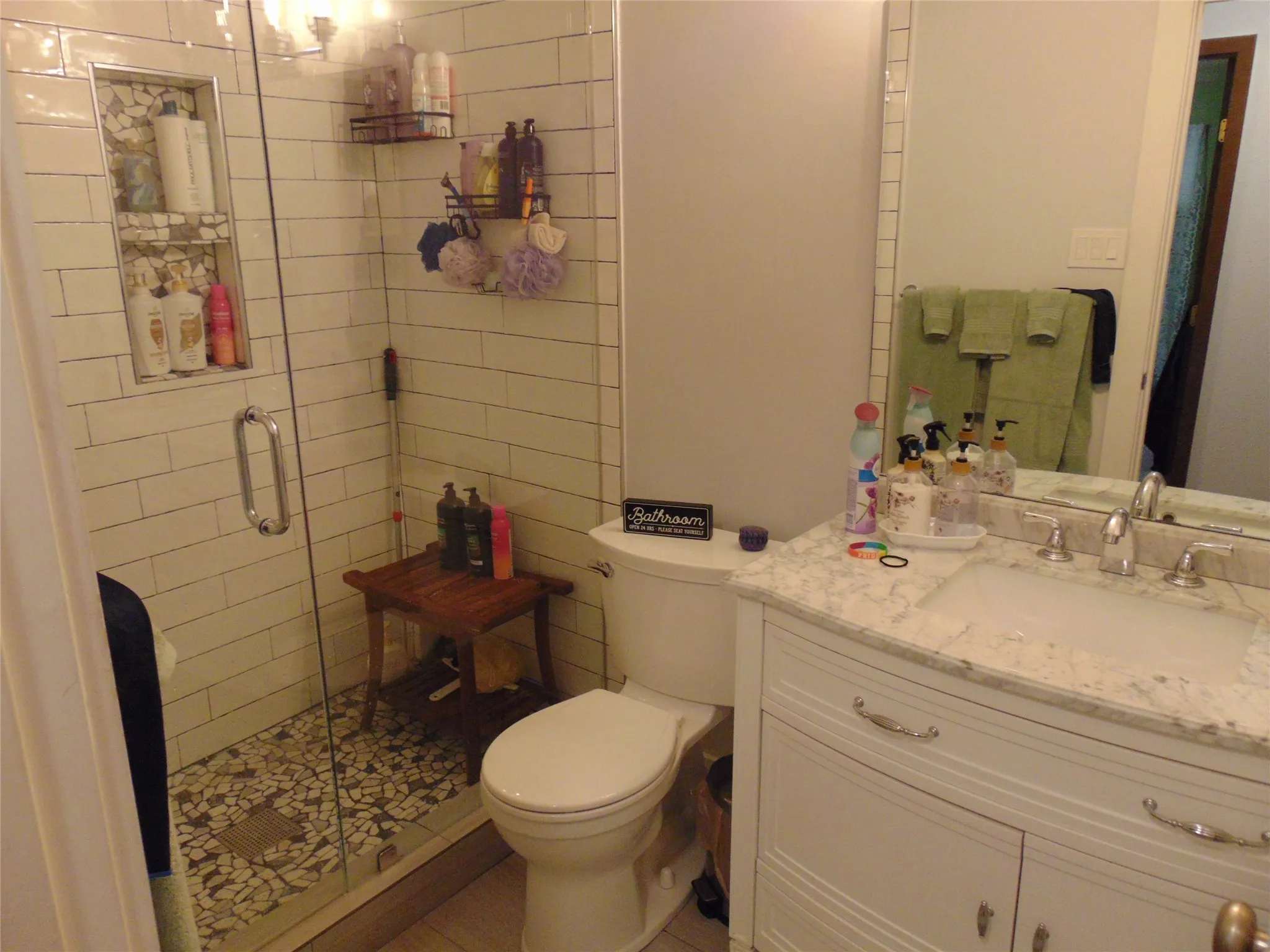 Single Family Residence For Sale in Denton County , 5420 Kings Manor Drive, Lake Dallas, Texas 75065, 3 Bedroom, 2 Bathroom, 2 Garage spaces, 1,435 Sqft, built in 1976, mls#21292566, Real Estate Agent in Lake Dallas, Homes For Sale in Denton county, Homes For Sale in Lake Dallas, Realtor in Lake Dallas Texas, Real Estate Brokerage Independent Realty Texas, Luminita Cordes Realtor