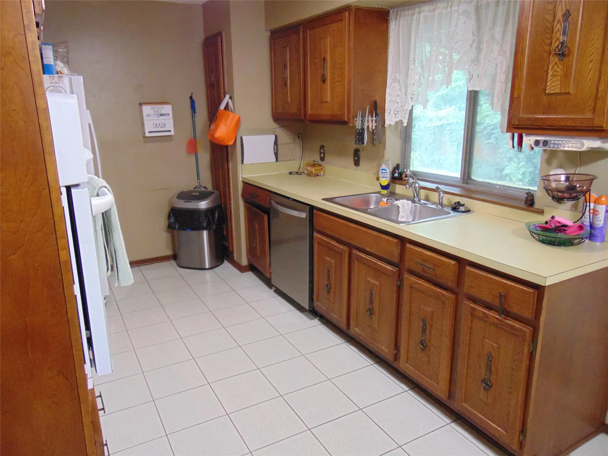 Single Family Residence For Sale in Denton County , 5420 Kings Manor Drive, Lake Dallas, Texas 75065, 3 Bedroom, 2 Bathroom, 2 Garage spaces, 1,435 Sqft, built in 1976, mls#21292566, Real Estate Agent in Lake Dallas, Homes For Sale in Denton county, Homes For Sale in Lake Dallas, Realtor in Lake Dallas Texas, Real Estate Brokerage Independent Realty Texas, Luminita Cordes Realtor