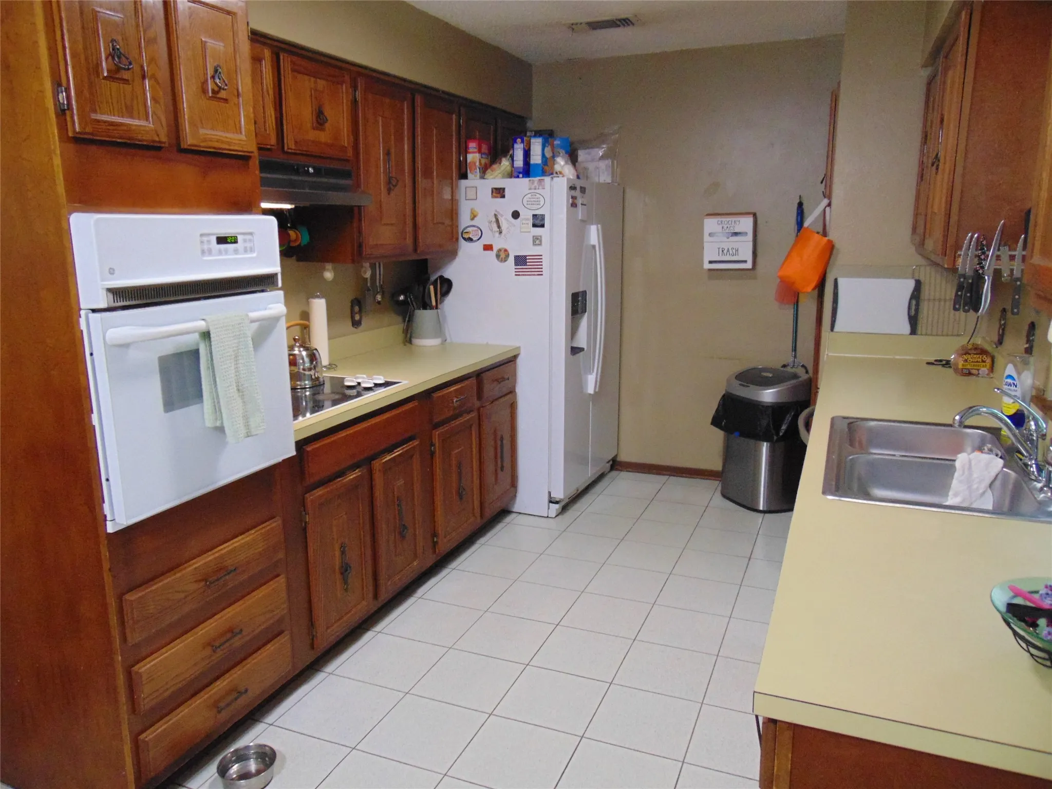 Single Family Residence For Sale in Denton County , 5420 Kings Manor Drive, Lake Dallas, Texas 75065, 3 Bedroom, 2 Bathroom, 2 Garage spaces, 1,435 Sqft, built in 1976, mls#21292566, Real Estate Agent in Lake Dallas, Homes For Sale in Denton county, Homes For Sale in Lake Dallas, Realtor in Lake Dallas Texas, Real Estate Brokerage Independent Realty Texas, Luminita Cordes Realtor