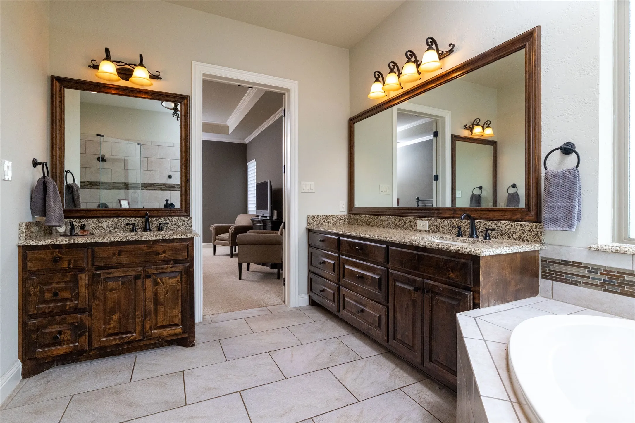Single Family Residence For Sale in Denton County , 13350 Escalara Lane, Justin, Texas 76247, 3 Bedroom, 3 Bathroom, 3 Garage spaces, 2,992 Sqft, built in 2016, mls#21292386, Real Estate Agent in Justin, Homes For Sale in Denton county, Homes For Sale in Justin, Realtor in Justin Texas, Real Estate Brokerage Independent Realty Texas, Luminita Cordes Realtor