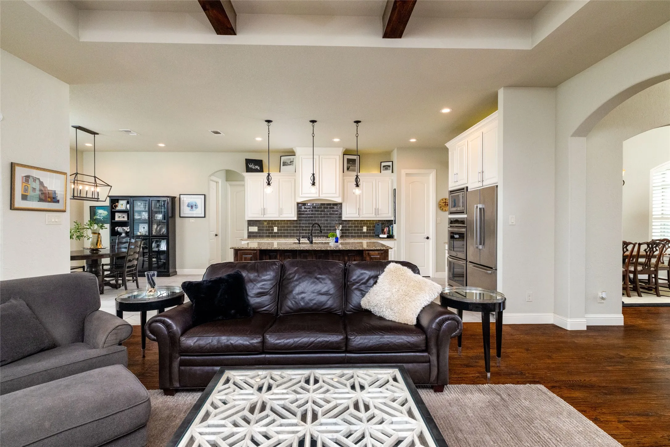 Single Family Residence For Sale in Denton County , 13350 Escalara Lane, Justin, Texas 76247, 3 Bedroom, 3 Bathroom, 3 Garage spaces, 2,992 Sqft, built in 2016, mls#21292386, Real Estate Agent in Justin, Homes For Sale in Denton county, Homes For Sale in Justin, Realtor in Justin Texas, Real Estate Brokerage Independent Realty Texas, Luminita Cordes Realtor
