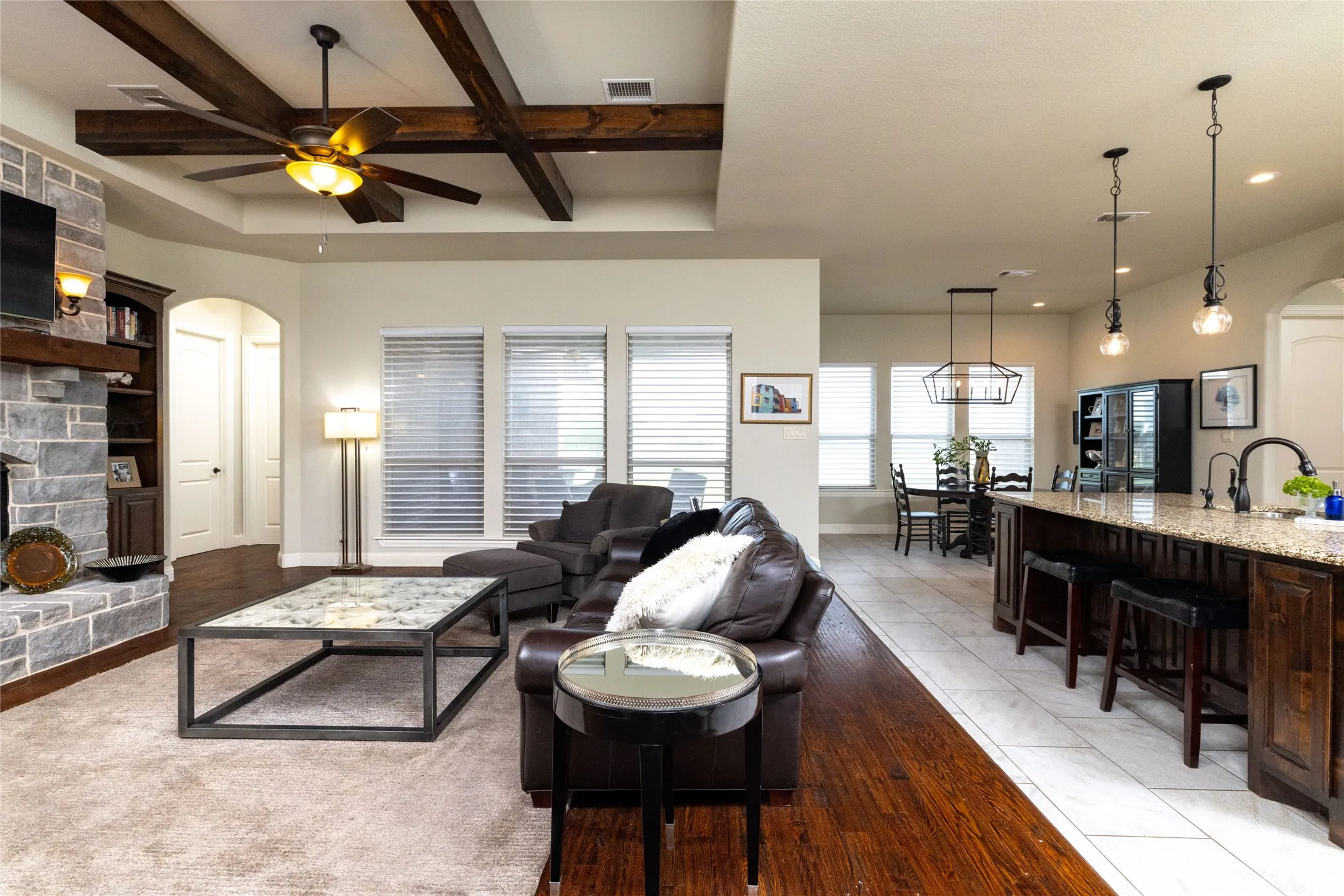 Single Family Residence For Sale in Denton County , 13350 Escalara Lane, Justin, Texas 76247, 3 Bedroom, 3 Bathroom, 3 Garage spaces, 2,992 Sqft, built in 2016, mls#21292386, Real Estate Agent in Justin, Homes For Sale in Denton county, Homes For Sale in Justin, Realtor in Justin Texas, Real Estate Brokerage Independent Realty Texas, Luminita Cordes Realtor