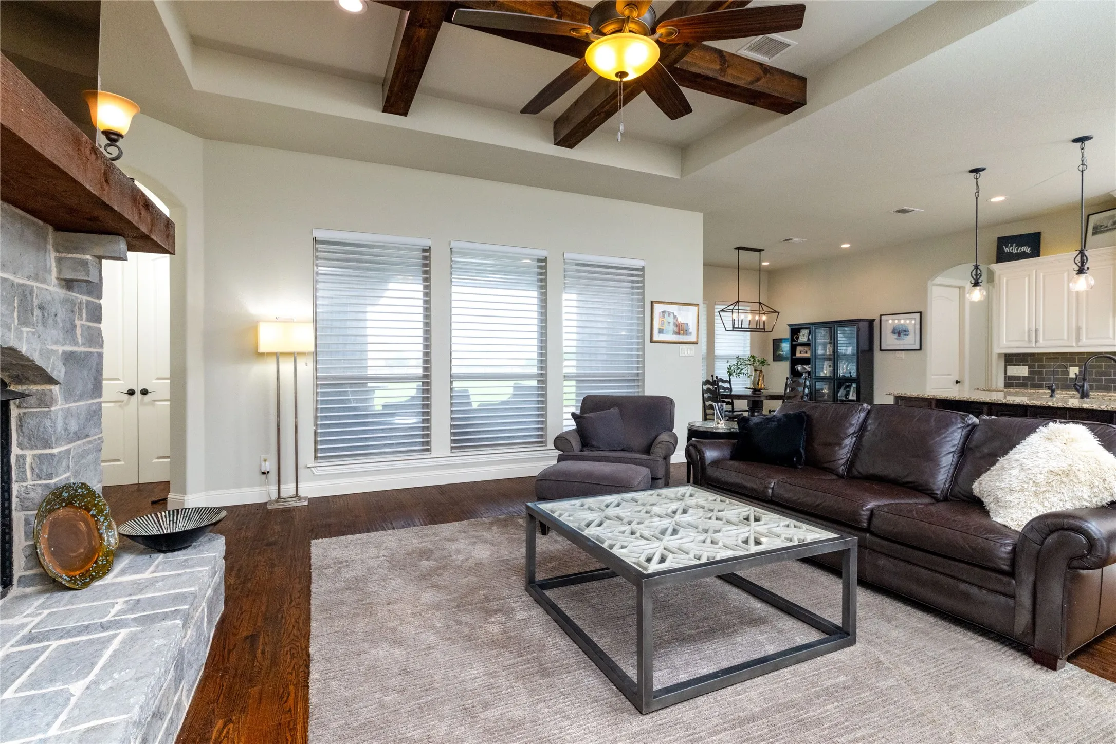 Single Family Residence For Sale in Denton County , 13350 Escalara Lane, Justin, Texas 76247, 3 Bedroom, 3 Bathroom, 3 Garage spaces, 2,992 Sqft, built in 2016, mls#21292386, Real Estate Agent in Justin, Homes For Sale in Denton county, Homes For Sale in Justin, Realtor in Justin Texas, Real Estate Brokerage Independent Realty Texas, Luminita Cordes Realtor