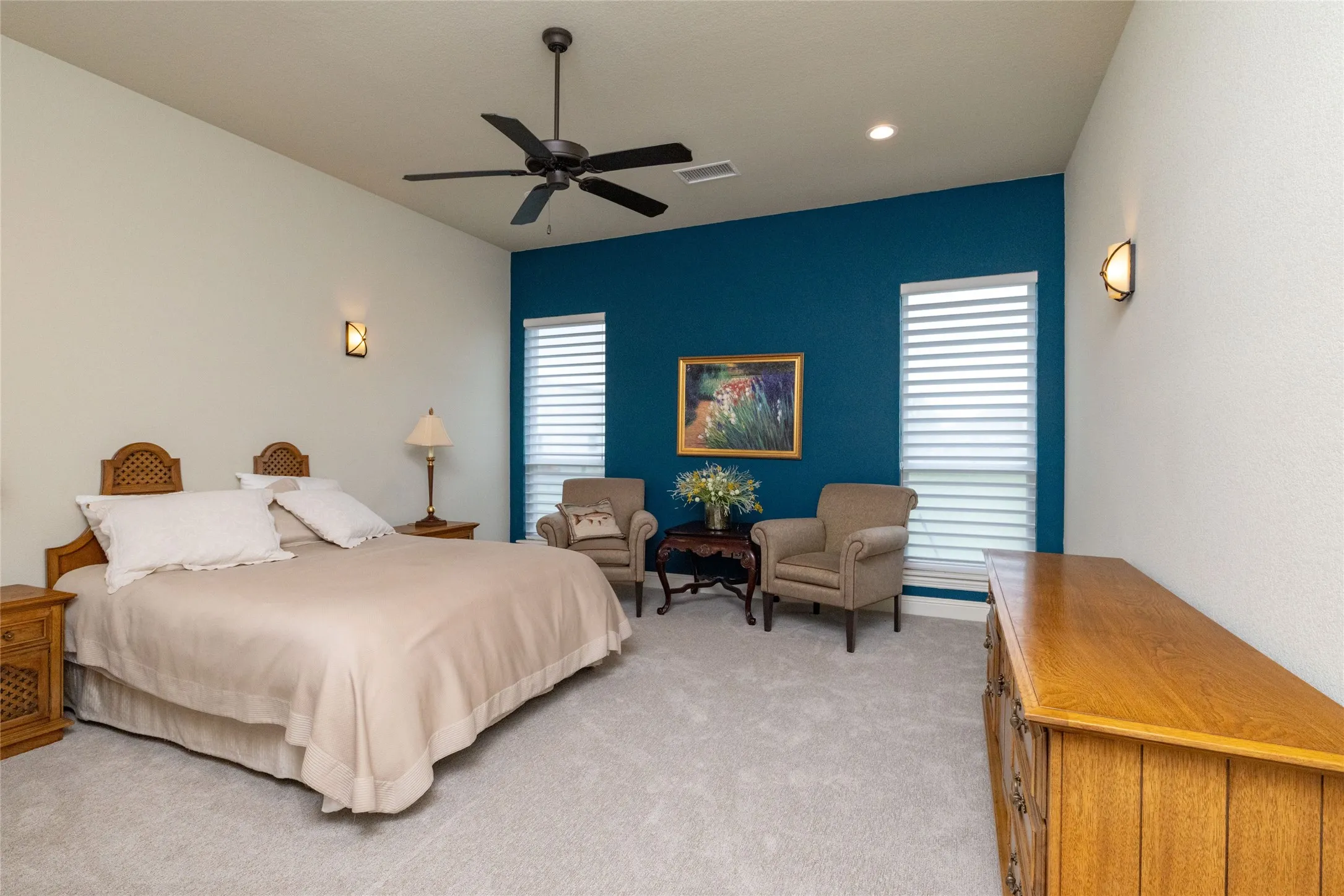 Single Family Residence For Sale in Denton County , 13350 Escalara Lane, Justin, Texas 76247, 3 Bedroom, 3 Bathroom, 3 Garage spaces, 2,992 Sqft, built in 2016, mls#21292386, Real Estate Agent in Justin, Homes For Sale in Denton county, Homes For Sale in Justin, Realtor in Justin Texas, Real Estate Brokerage Independent Realty Texas, Luminita Cordes Realtor