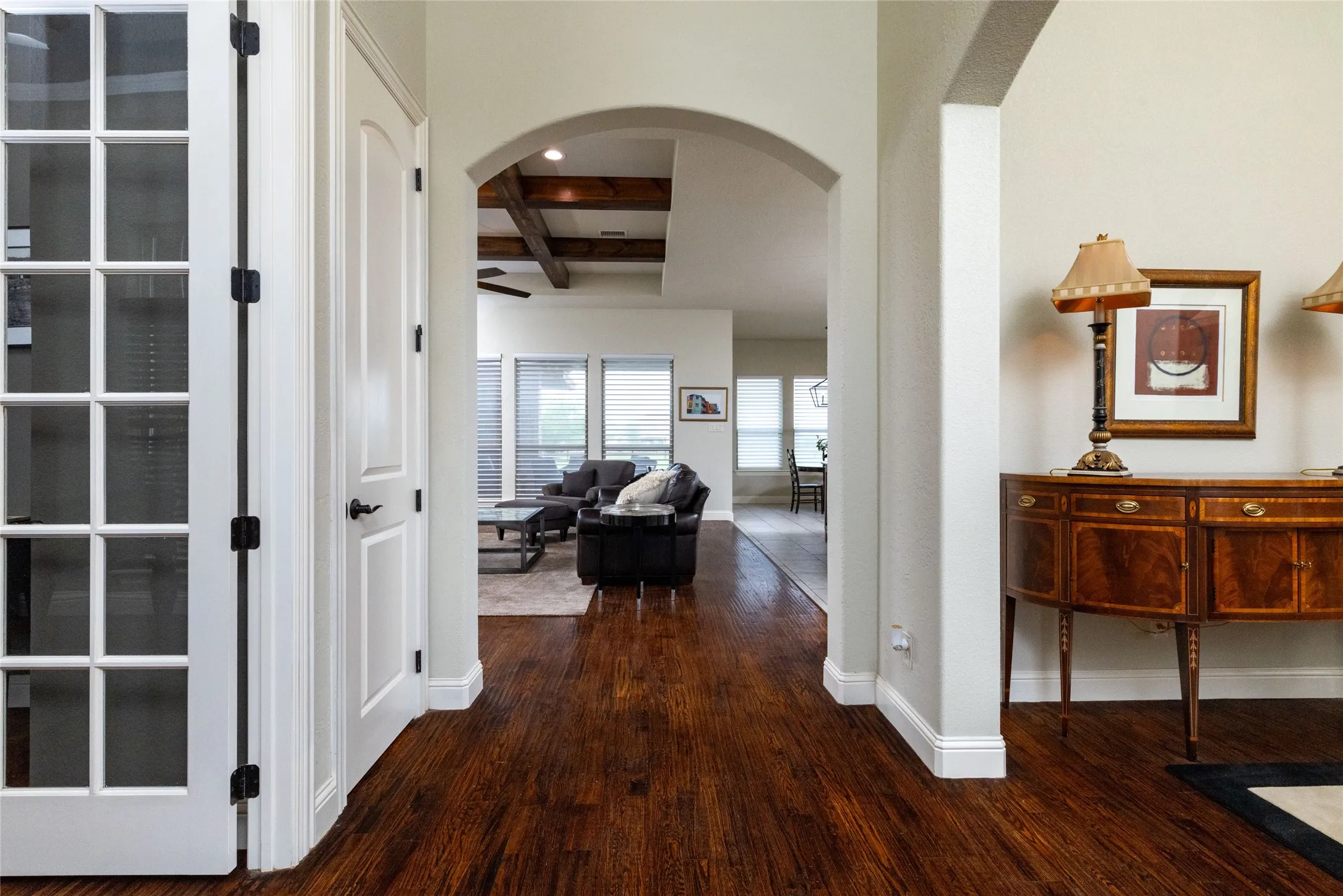 Single Family Residence For Sale in Denton County , 13350 Escalara Lane, Justin, Texas 76247, 3 Bedroom, 3 Bathroom, 3 Garage spaces, 2,992 Sqft, built in 2016, mls#21292386, Real Estate Agent in Justin, Homes For Sale in Denton county, Homes For Sale in Justin, Realtor in Justin Texas, Real Estate Brokerage Independent Realty Texas, Luminita Cordes Realtor