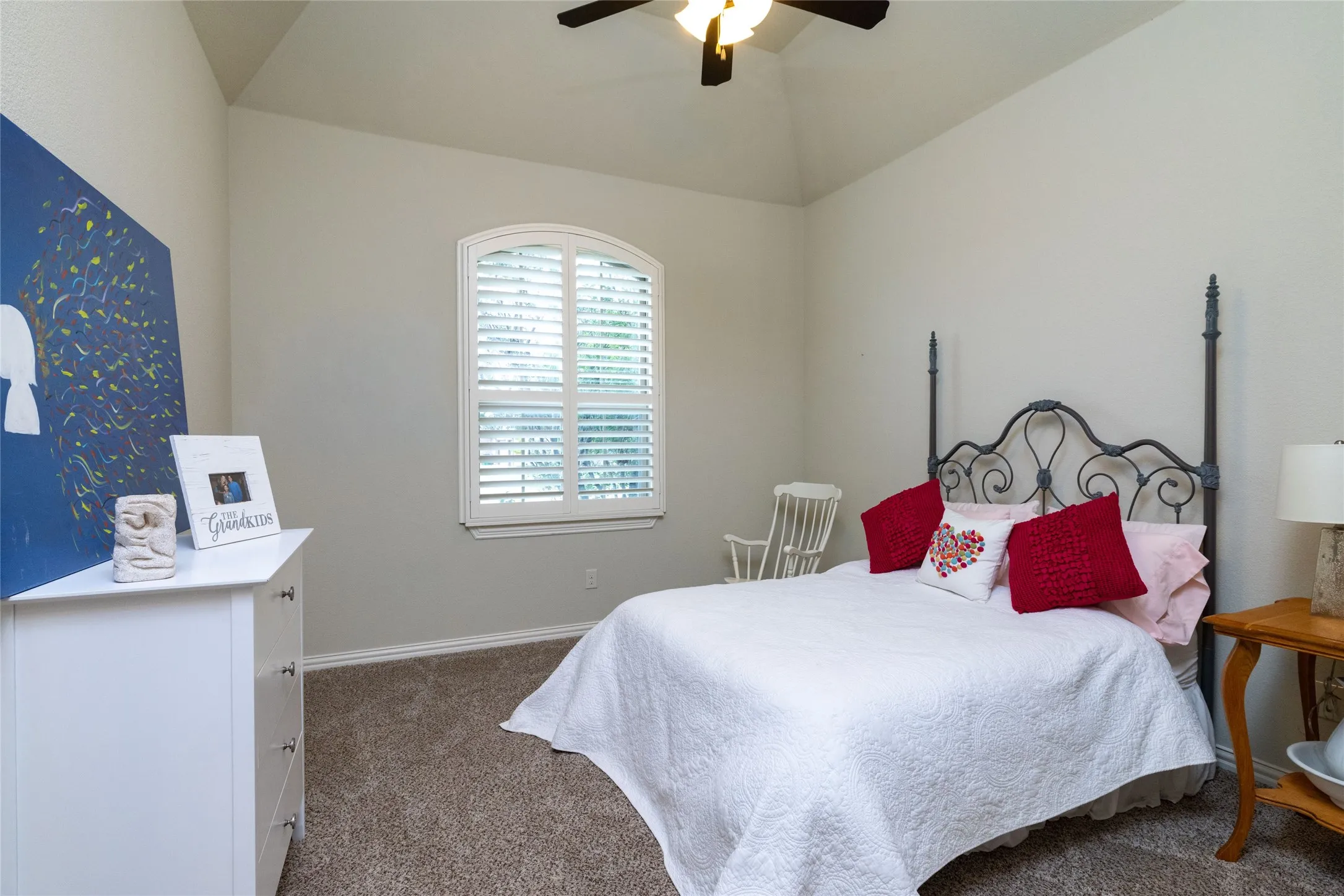 Single Family Residence For Sale in Denton County , 13350 Escalara Lane, Justin, Texas 76247, 3 Bedroom, 3 Bathroom, 3 Garage spaces, 2,992 Sqft, built in 2016, mls#21292386, Real Estate Agent in Justin, Homes For Sale in Denton county, Homes For Sale in Justin, Realtor in Justin Texas, Real Estate Brokerage Independent Realty Texas, Luminita Cordes Realtor