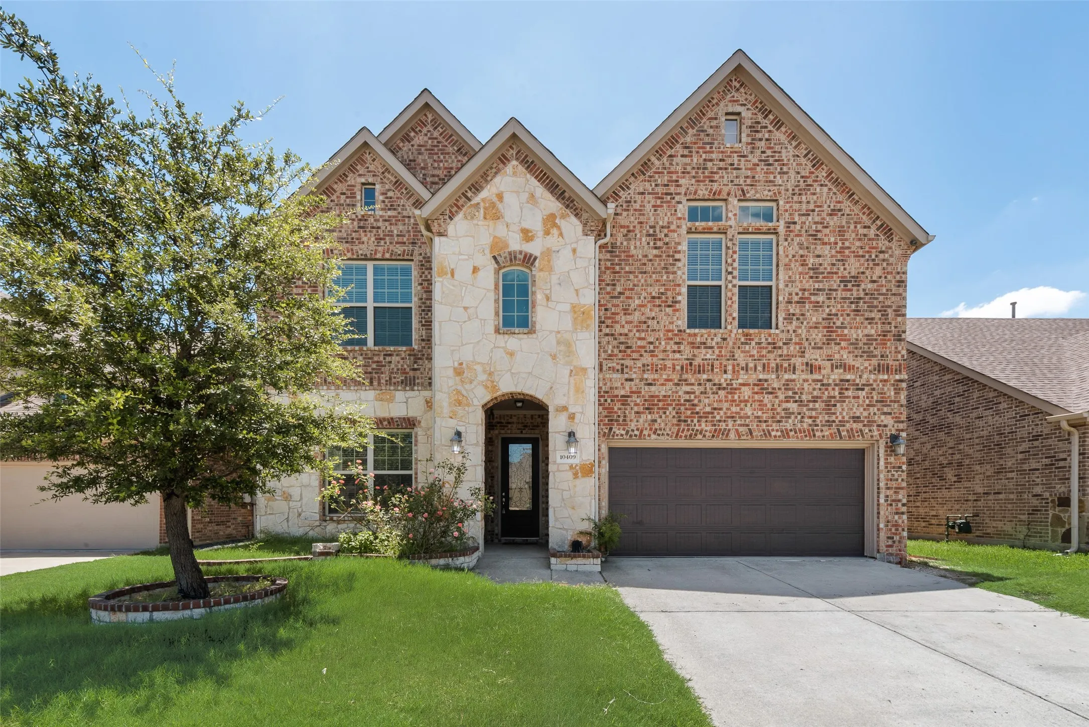 Single Family Residence For Rent in Collin County , 10409 Jackson Hole Lane, Mc Kinney, Texas 75072, 4 Bedroom, 4 Bathroom, 2 Garage spaces, 3,672 Sqft, built in 2015, mls#21292602, Real Estate Agent in Mc Kinney, Homes For Rent in Collin county, Homes For Rent in Mc Kinney, Realtor in Mc Kinney Texas, Real Estate Brokerage Independent Realty Texas, Luminita Cordes Realtor
