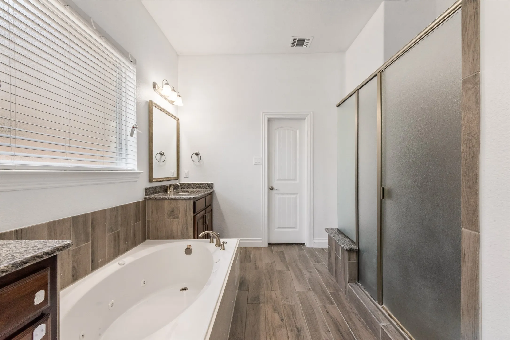 Single Family Residence For Rent in Collin County , 10409 Jackson Hole Lane, Mc Kinney, Texas 75072, 4 Bedroom, 4 Bathroom, 2 Garage spaces, 3,672 Sqft, built in 2015, mls#21292602, Real Estate Agent in Mc Kinney, Homes For Rent in Collin county, Homes For Rent in Mc Kinney, Realtor in Mc Kinney Texas, Real Estate Brokerage Independent Realty Texas, Luminita Cordes Realtor