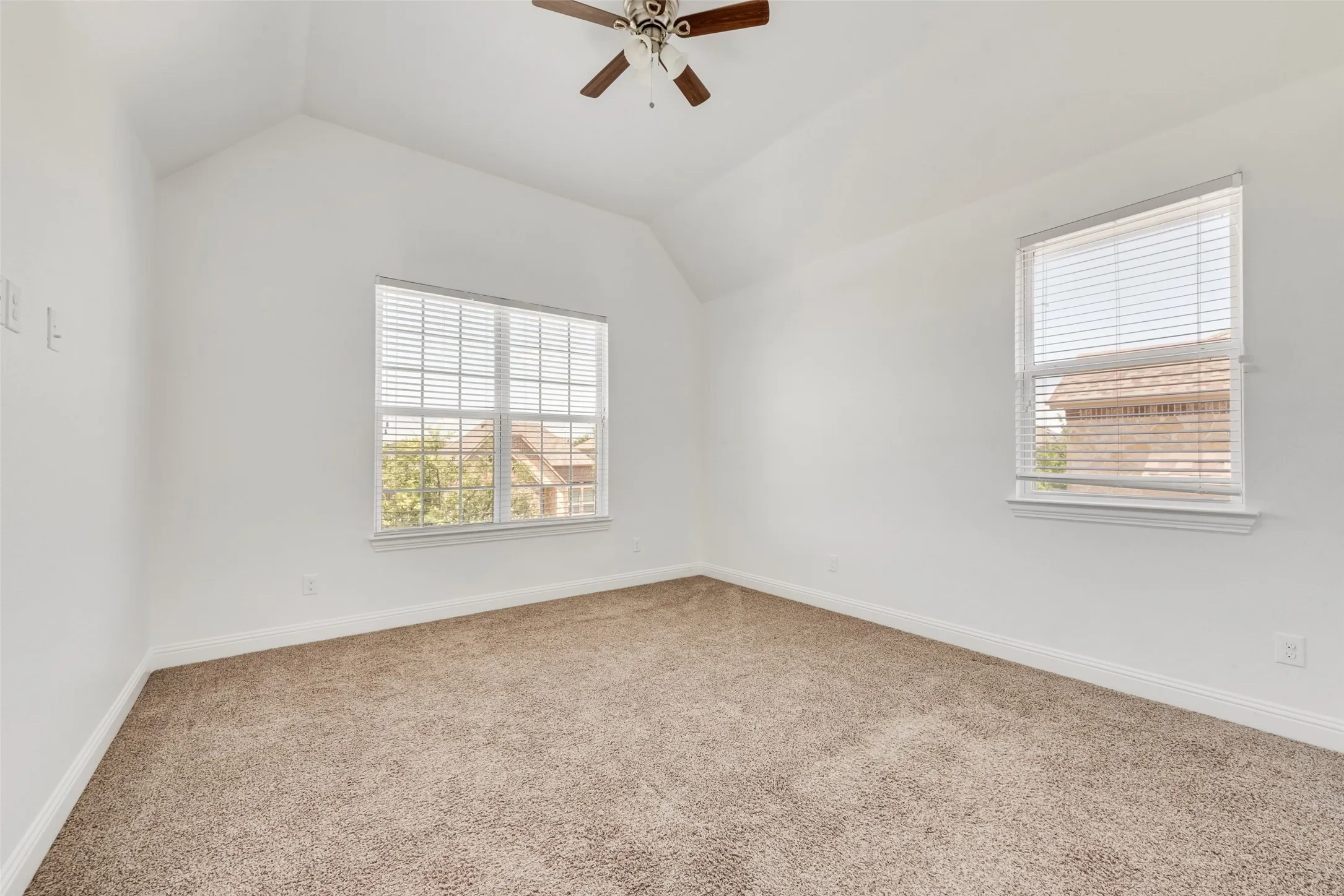 Single Family Residence For Rent in Collin County , 10409 Jackson Hole Lane, Mc Kinney, Texas 75072, 4 Bedroom, 4 Bathroom, 2 Garage spaces, 3,672 Sqft, built in 2015, mls#21292602, Real Estate Agent in Mc Kinney, Homes For Rent in Collin county, Homes For Rent in Mc Kinney, Realtor in Mc Kinney Texas, Real Estate Brokerage Independent Realty Texas, Luminita Cordes Realtor