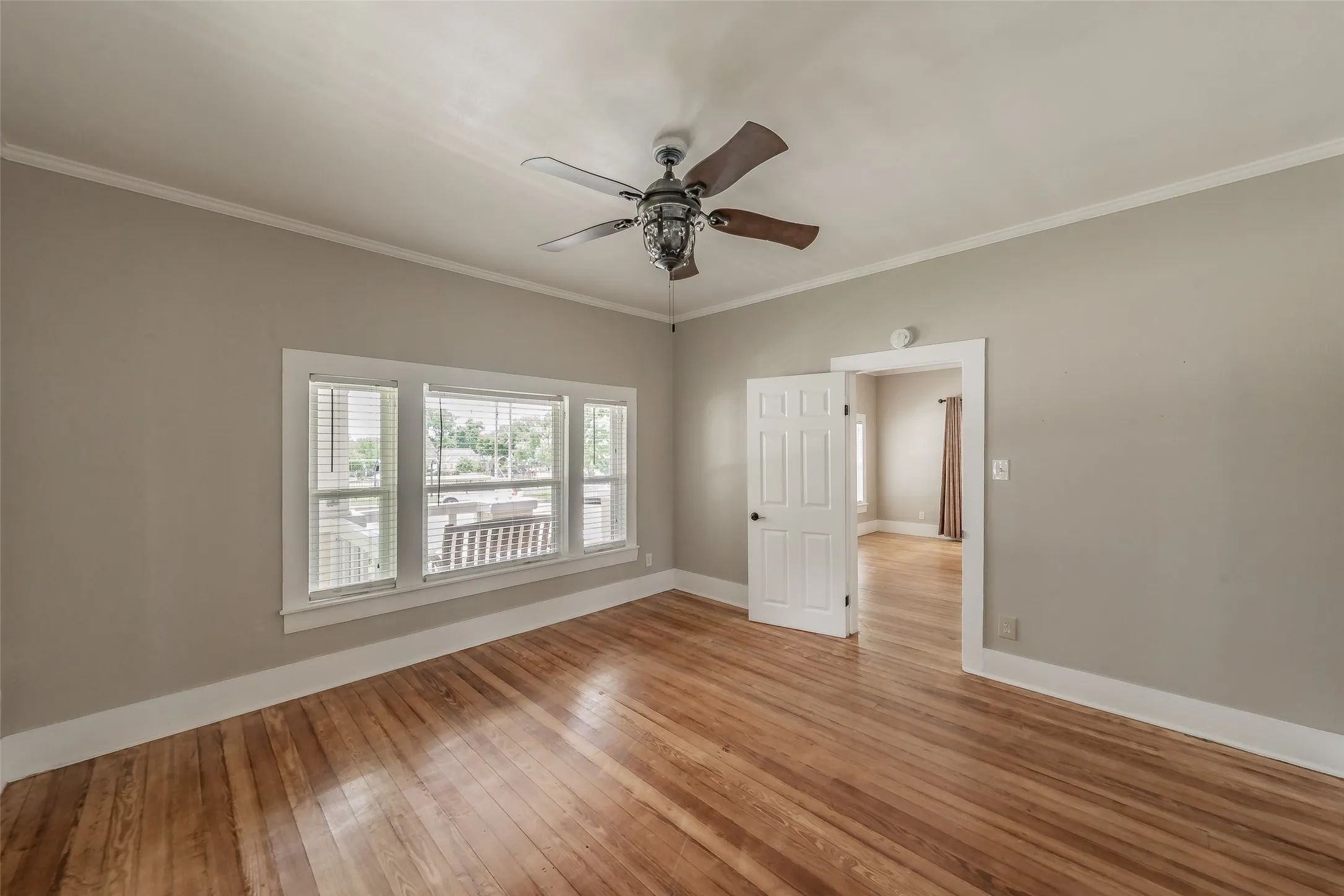 Single Family Residence For Sale in Parker County , 306 Davis Street, Weatherford, Texas 76086, 4 Bedroom, 2 Bathroom, 1 Garage spaces, 2,340 Sqft, built in 1968, mls#21292598, Real Estate Agent in Weatherford, Homes For Sale in Parker county, Homes For Sale in Weatherford, Realtor in Weatherford Texas, Real Estate Brokerage Independent Realty Texas, Luminita Cordes Realtor