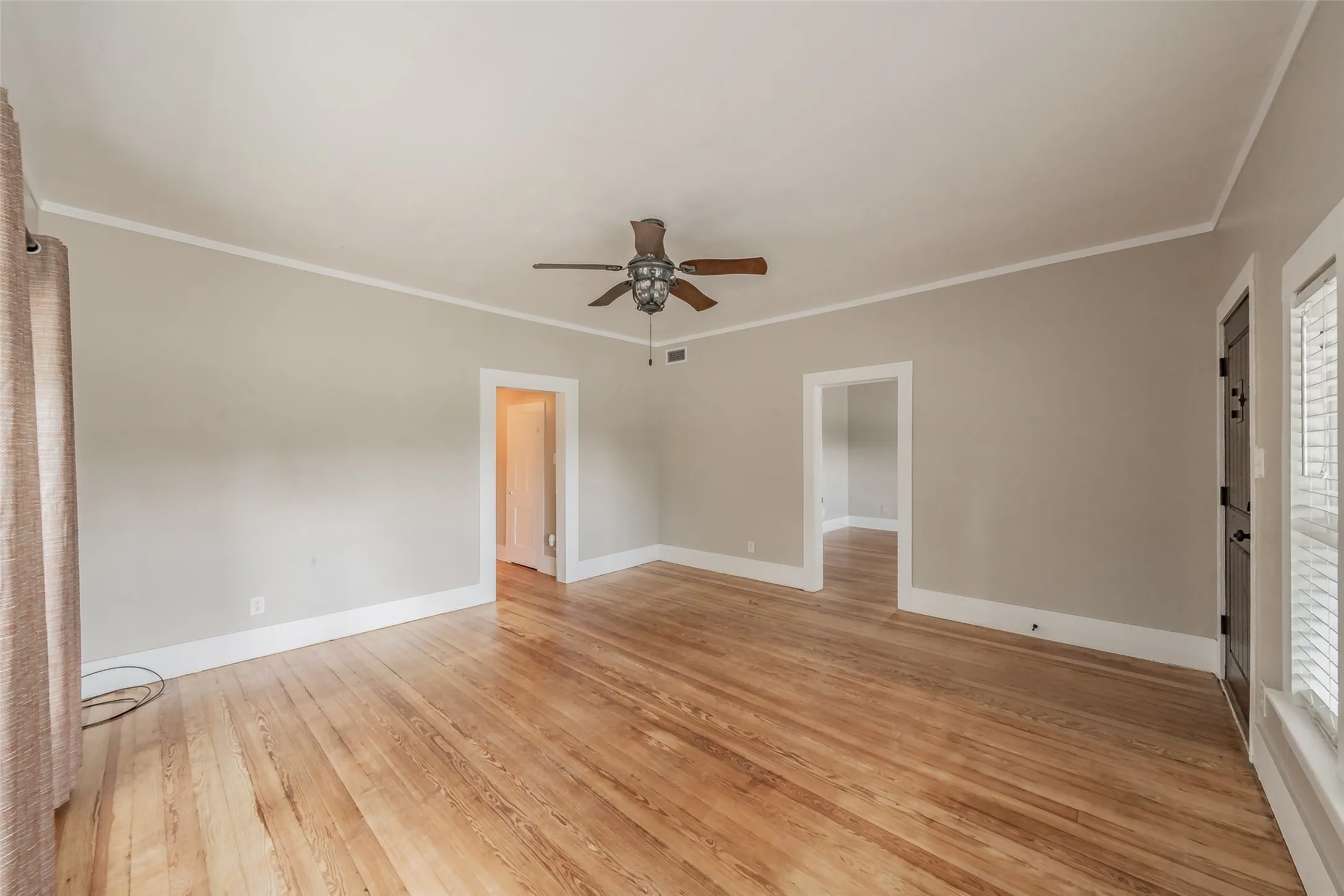 Single Family Residence For Sale in Parker County , 306 Davis Street, Weatherford, Texas 76086, 4 Bedroom, 2 Bathroom, 1 Garage spaces, 2,340 Sqft, built in 1968, mls#21292598, Real Estate Agent in Weatherford, Homes For Sale in Parker county, Homes For Sale in Weatherford, Realtor in Weatherford Texas, Real Estate Brokerage Independent Realty Texas, Luminita Cordes Realtor