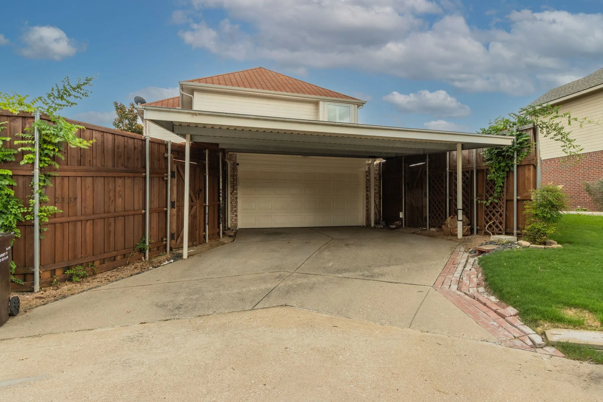 Single Family Residence For Sale in Collin County , 2337 Terping Place, Plano, Texas 75025, 3 Bedroom, 3 Bathroom, 2 Garage spaces, 1,668 Sqft, built in 1994, mls#21285731, Real Estate Agent in Plano, Homes For Sale in Collin county, Homes For Sale in Plano, Realtor in Plano Texas, Real Estate Brokerage Independent Realty Texas, Luminita Cordes Realtor