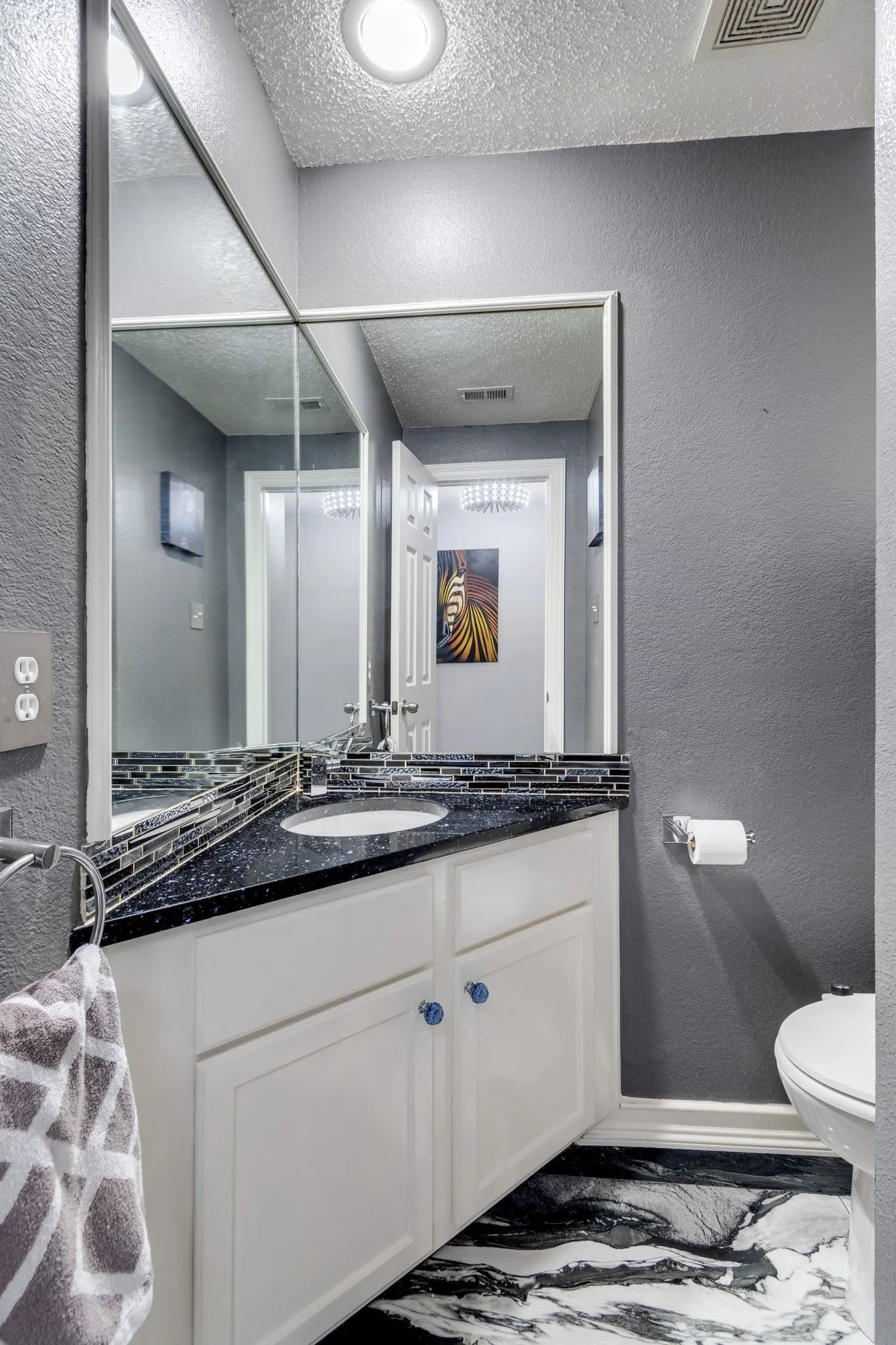 Single Family Residence For Sale in Collin County , 2337 Terping Place, Plano, Texas 75025, 3 Bedroom, 3 Bathroom, 2 Garage spaces, 1,668 Sqft, built in 1994, mls#21285731, Real Estate Agent in Plano, Homes For Sale in Collin county, Homes For Sale in Plano, Realtor in Plano Texas, Real Estate Brokerage Independent Realty Texas, Luminita Cordes Realtor