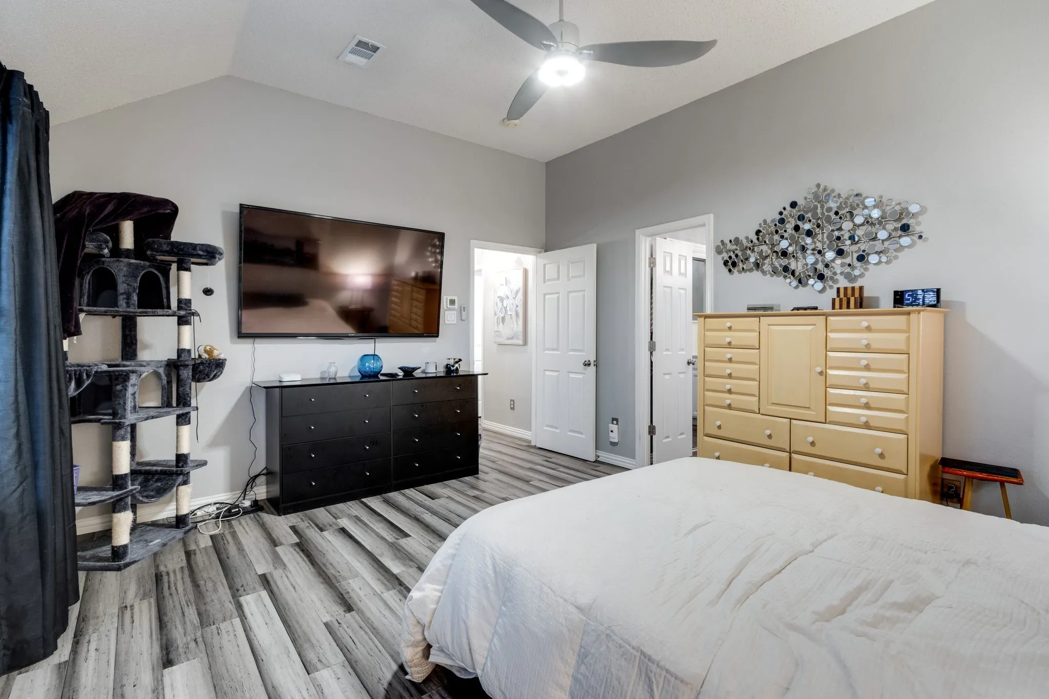 Single Family Residence For Sale in Collin County , 2337 Terping Place, Plano, Texas 75025, 3 Bedroom, 3 Bathroom, 2 Garage spaces, 1,668 Sqft, built in 1994, mls#21285731, Real Estate Agent in Plano, Homes For Sale in Collin county, Homes For Sale in Plano, Realtor in Plano Texas, Real Estate Brokerage Independent Realty Texas, Luminita Cordes Realtor