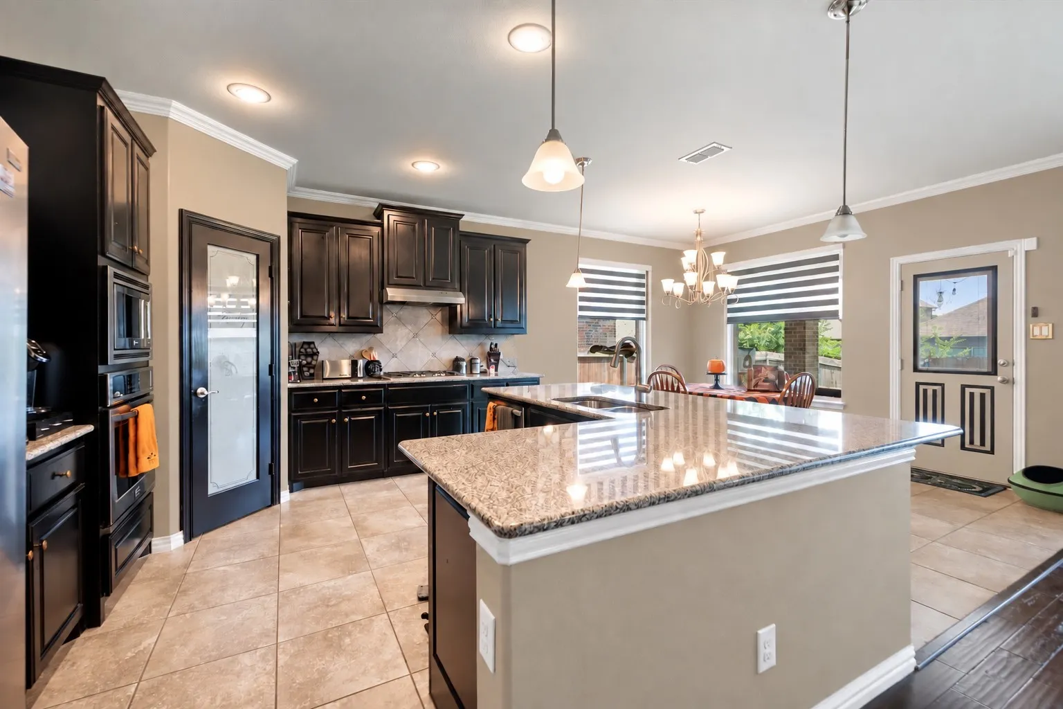 Single Family Residence For Sale in Tarrant County , 2919 Ladoga Drive, Grand Prairie, Texas 75054, 4 Bedroom, 3 Bathroom, 2 Garage spaces, 2,516 Sqft, built in 2015, mls#21291571, Real Estate Agent in Grand Prairie, Homes For Sale in Tarrant county, Homes For Sale in Grand Prairie, Realtor in Grand Prairie Texas, Real Estate Brokerage Independent Realty Texas, Luminita Cordes Realtor