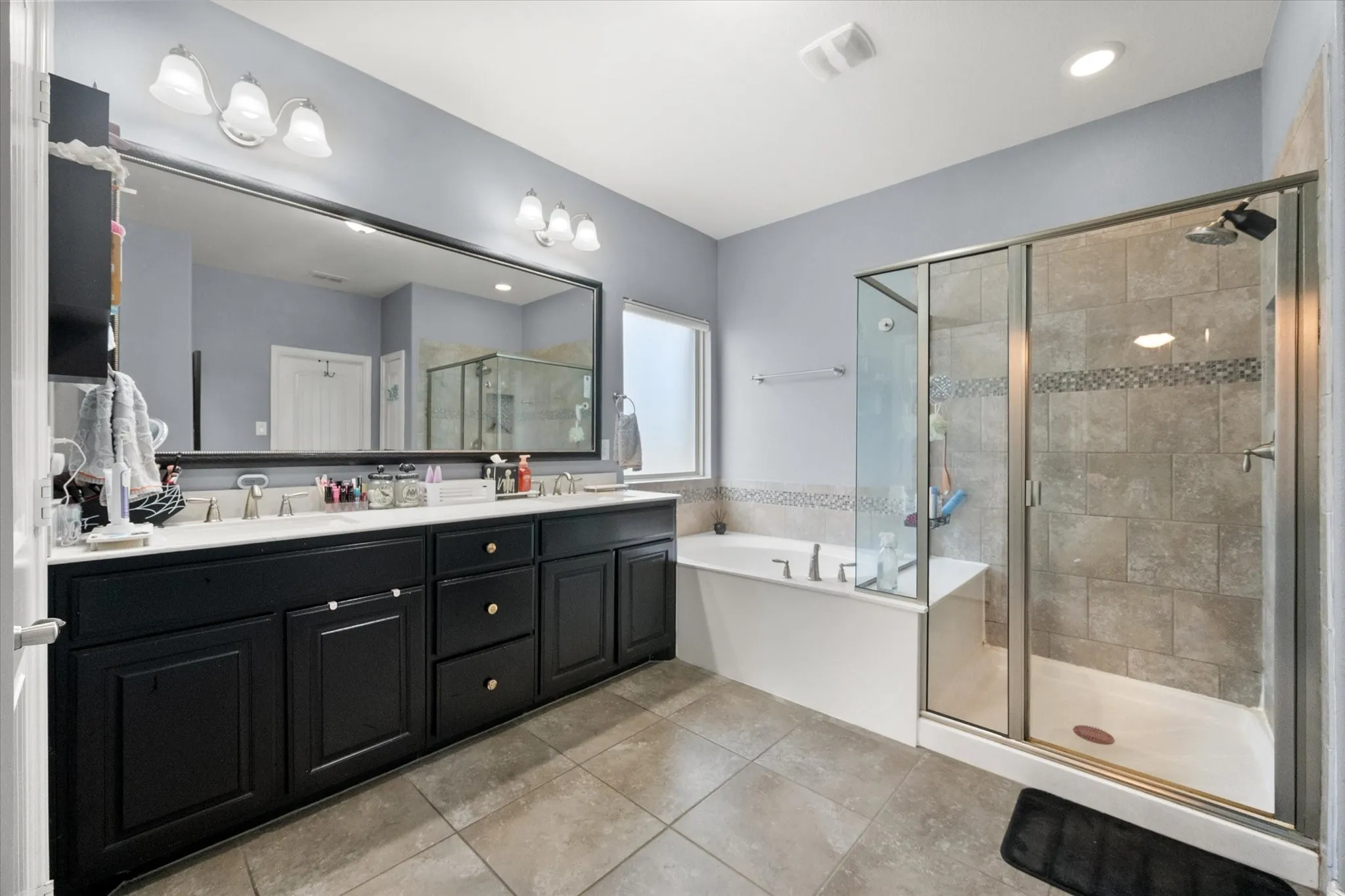 Single Family Residence For Sale in Tarrant County , 2919 Ladoga Drive, Grand Prairie, Texas 75054, 4 Bedroom, 3 Bathroom, 2 Garage spaces, 2,516 Sqft, built in 2015, mls#21291571, Real Estate Agent in Grand Prairie, Homes For Sale in Tarrant county, Homes For Sale in Grand Prairie, Realtor in Grand Prairie Texas, Real Estate Brokerage Independent Realty Texas, Luminita Cordes Realtor
