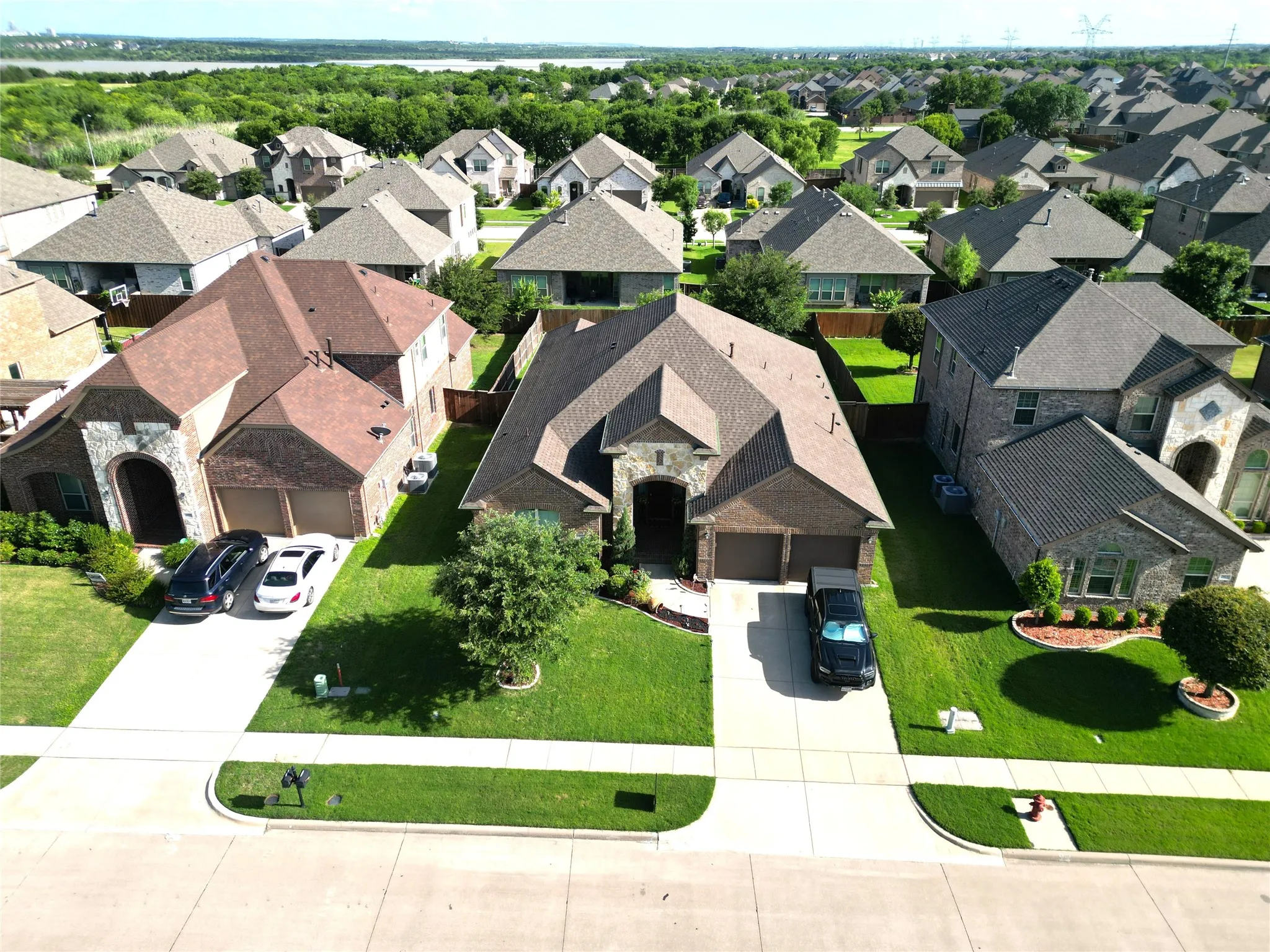 Single Family Residence For Sale in Tarrant County , 2919 Ladoga Drive, Grand Prairie, Texas 75054, 4 Bedroom, 3 Bathroom, 2 Garage spaces, 2,516 Sqft, built in 2015, mls#21291571, Real Estate Agent in Grand Prairie, Homes For Sale in Tarrant county, Homes For Sale in Grand Prairie, Realtor in Grand Prairie Texas, Real Estate Brokerage Independent Realty Texas, Luminita Cordes Realtor