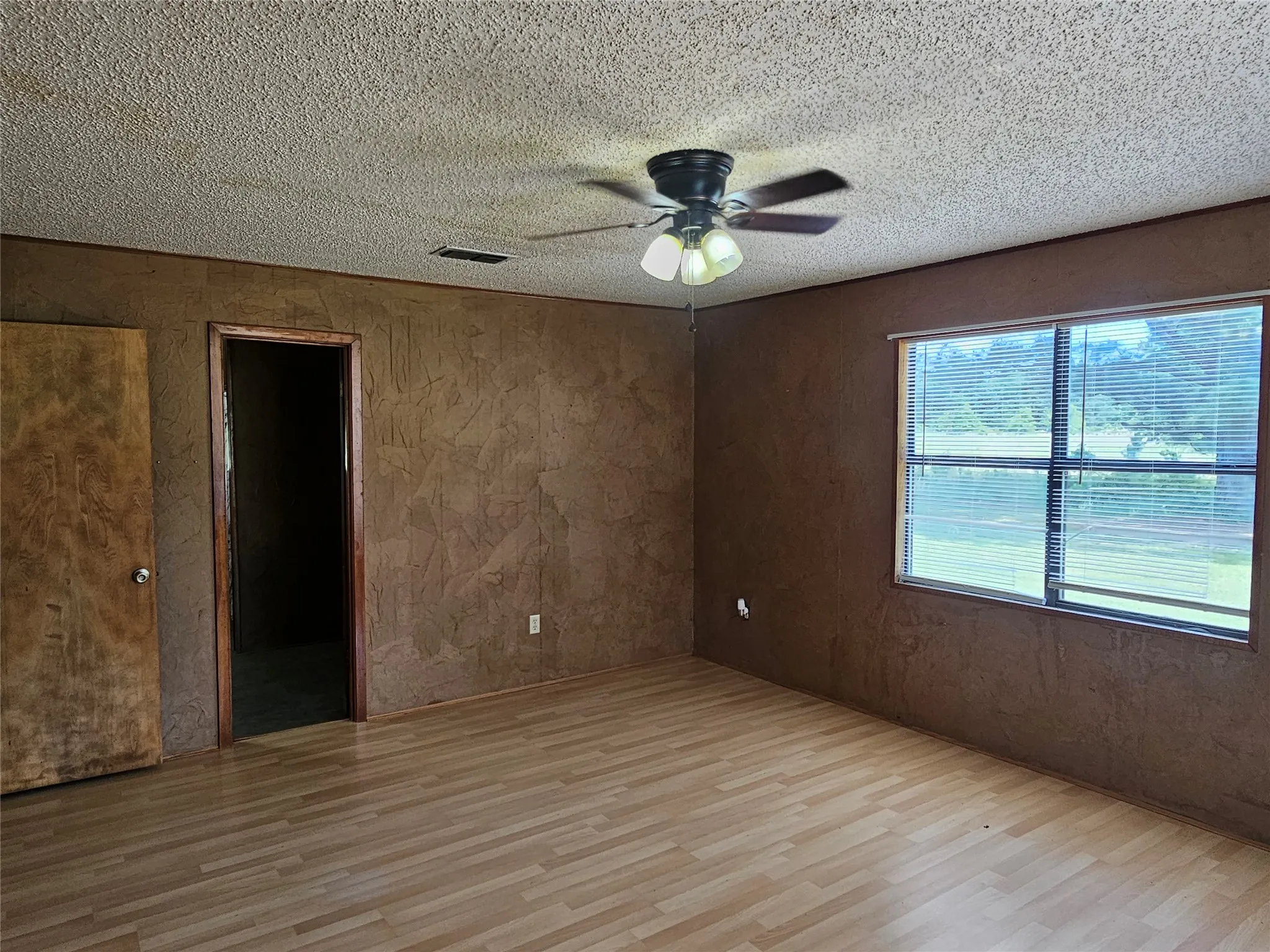 Single Family Residence For Sale in Wood County , 260 County Road 1885, Yantis, Texas 75497, 3 Bedroom, 2 Bathroom, 2 Garage spaces, 2,611 Sqft, built in 1984, Price $285,000, mls#21291244, Real Estate Agent in Yantis, Homes For Sale in Wood county, Homes For Sale in Yantis, Realtor in Yantis Texas, Real Estate Brokerage Independent Realty Texas, Luminita Cordes Realtor