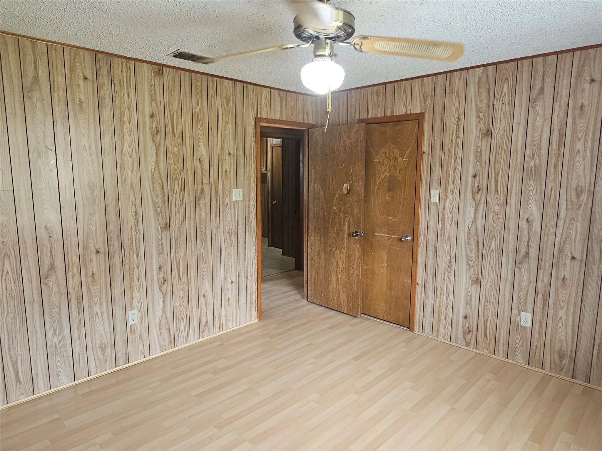 Single Family Residence For Sale in Wood County , 260 County Road 1885, Yantis, Texas 75497, 3 Bedroom, 2 Bathroom, 2 Garage spaces, 2,611 Sqft, built in 1984, Price $285,000, mls#21291244, Real Estate Agent in Yantis, Homes For Sale in Wood county, Homes For Sale in Yantis, Realtor in Yantis Texas, Real Estate Brokerage Independent Realty Texas, Luminita Cordes Realtor
