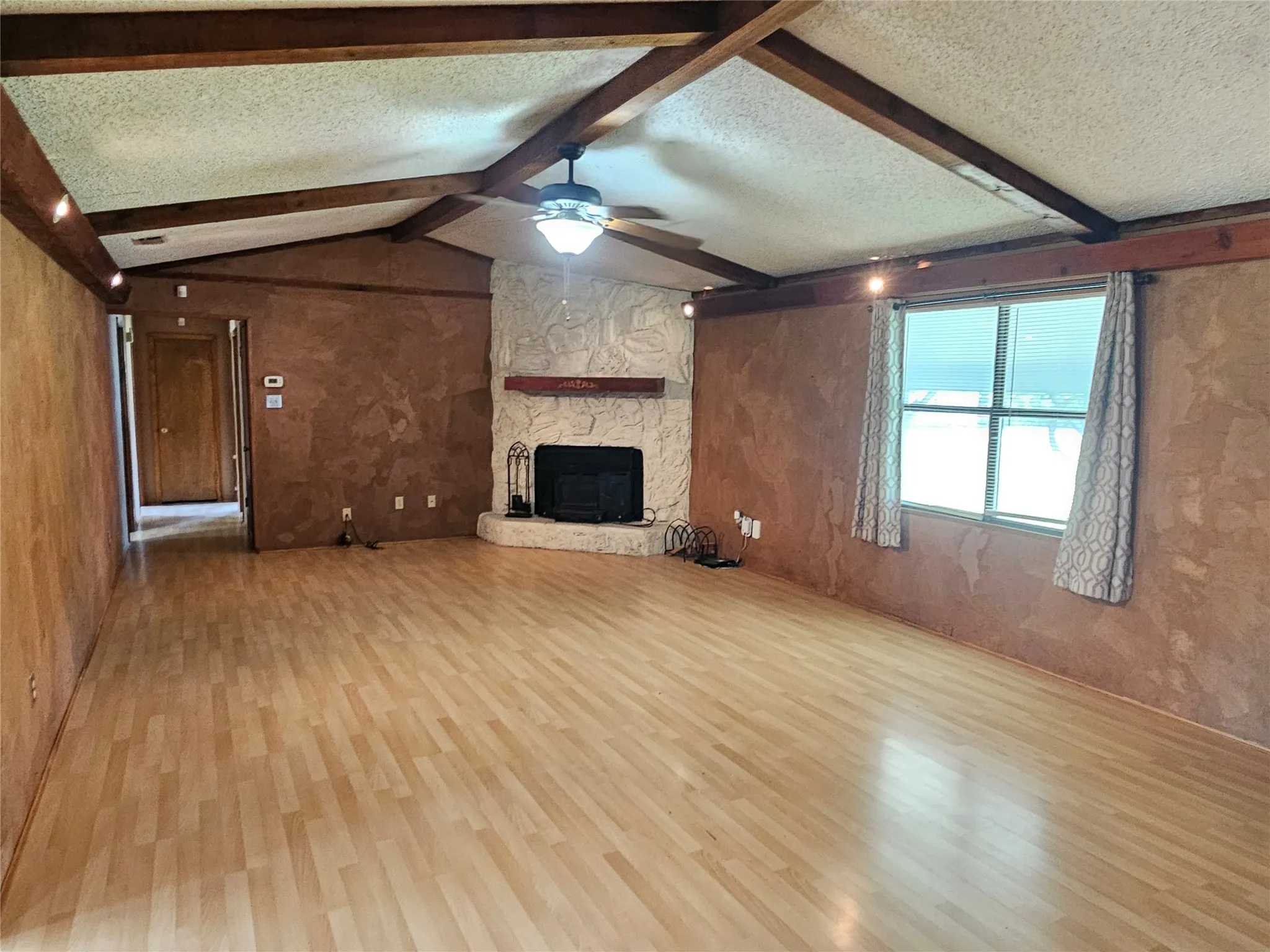 Single Family Residence For Sale in Wood County , 260 County Road 1885, Yantis, Texas 75497, 3 Bedroom, 2 Bathroom, 2 Garage spaces, 2,611 Sqft, built in 1984, Price $285,000, mls#21291244, Real Estate Agent in Yantis, Homes For Sale in Wood county, Homes For Sale in Yantis, Realtor in Yantis Texas, Real Estate Brokerage Independent Realty Texas, Luminita Cordes Realtor
