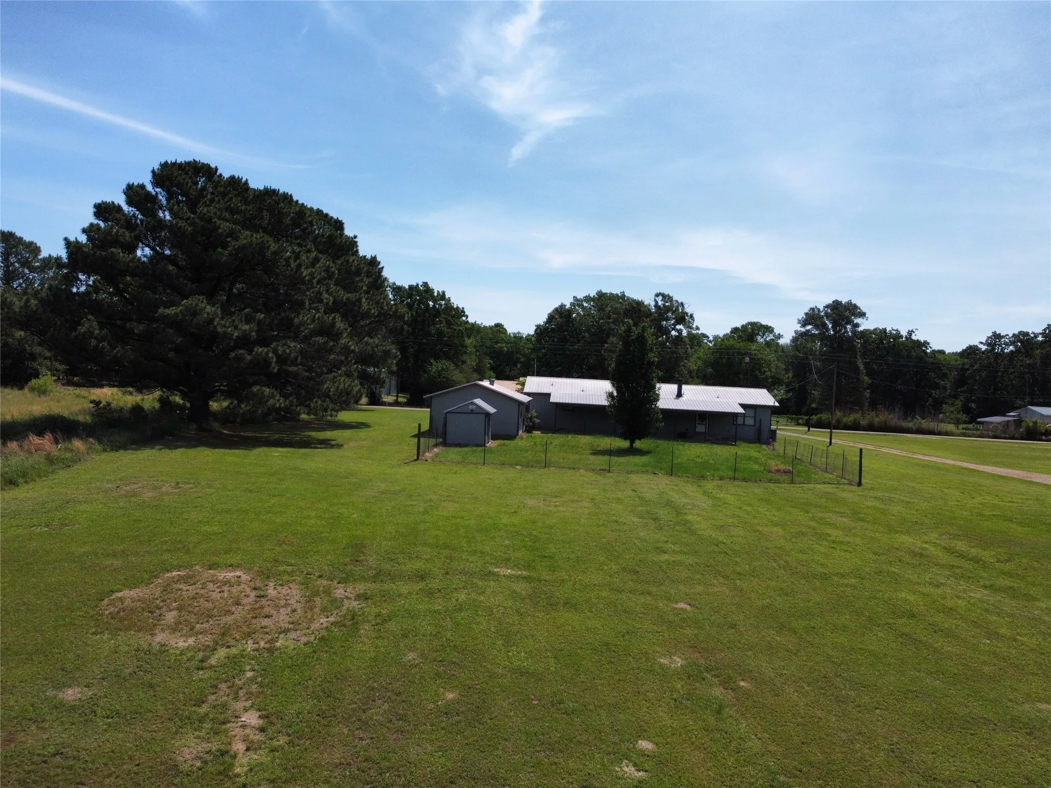 Single Family Residence For Sale in Wood County , 260 County Road 1885, Yantis, Texas 75497, 3 Bedroom, 2 Bathroom, 2 Garage spaces, 2,611 Sqft, built in 1984, Price $285,000, mls#21291244, Real Estate Agent in Yantis, Homes For Sale in Wood county, Homes For Sale in Yantis, Realtor in Yantis Texas, Real Estate Brokerage Independent Realty Texas, Luminita Cordes Realtor