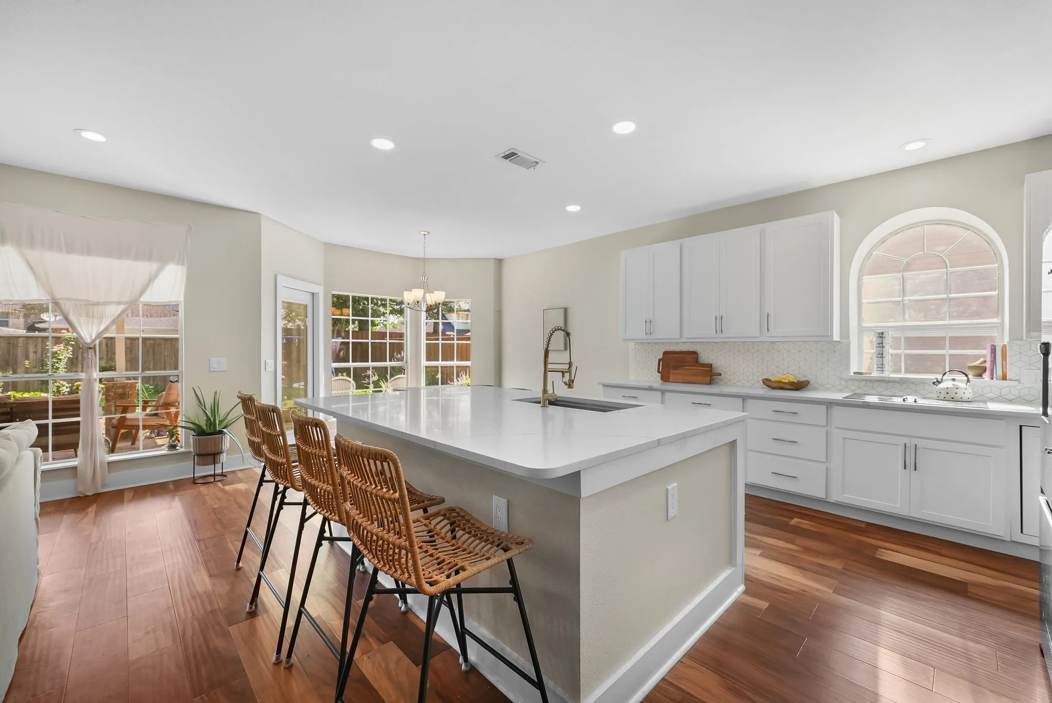 Single Family Residence For Sale in Collin County , 1107 Springfield Lane, Allen, Texas 75002, 4 Bedroom, 3 Bathroom, 2 Garage spaces, 2,831 Sqft, built in 1993, mls#21292593, Real Estate Agent in Allen, Homes For Sale in Collin county, Homes For Sale in Allen, Realtor in Allen Texas, Real Estate Brokerage Independent Realty Texas, Luminita Cordes Realtor