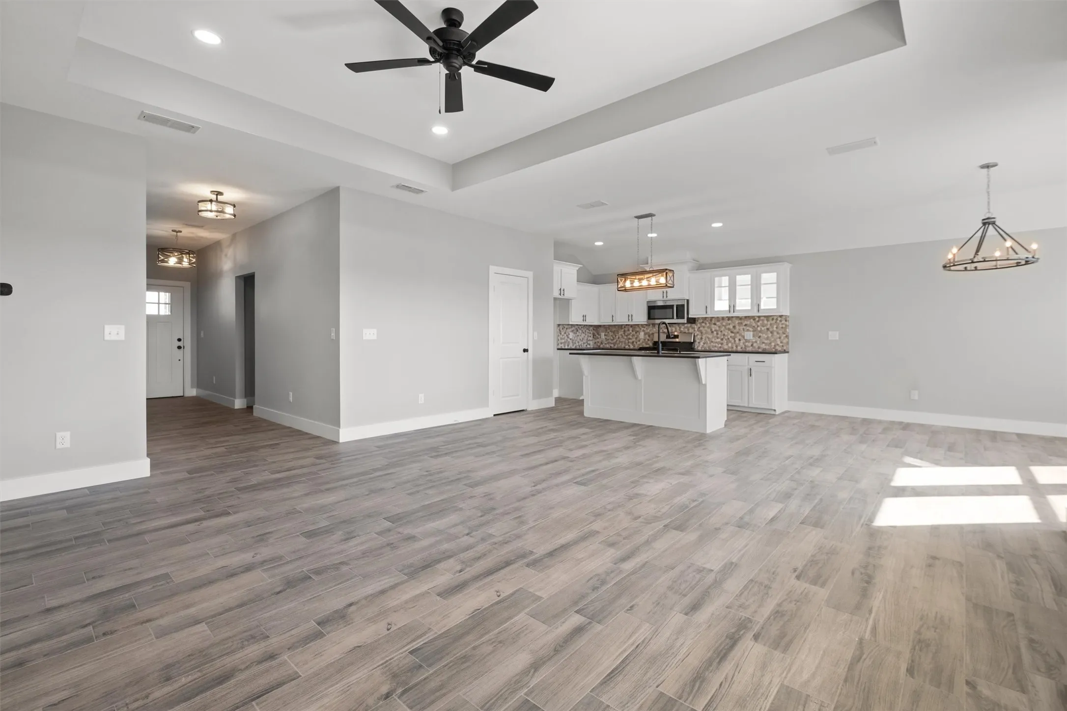 Single Family Residence For Sale in Smith County , 16529 Crossing Circle, Lindale, Texas 75771, 4 Bedroom, 2 Bathroom, 2 Garage spaces, 1,735 Sqft, built in 2026, mls#21292628, Real Estate Agent in Lindale, Homes For Sale in Smith county, Homes For Sale in Lindale, Realtor in Lindale Texas, Real Estate Brokerage Independent Realty Texas, Luminita Cordes Realtor