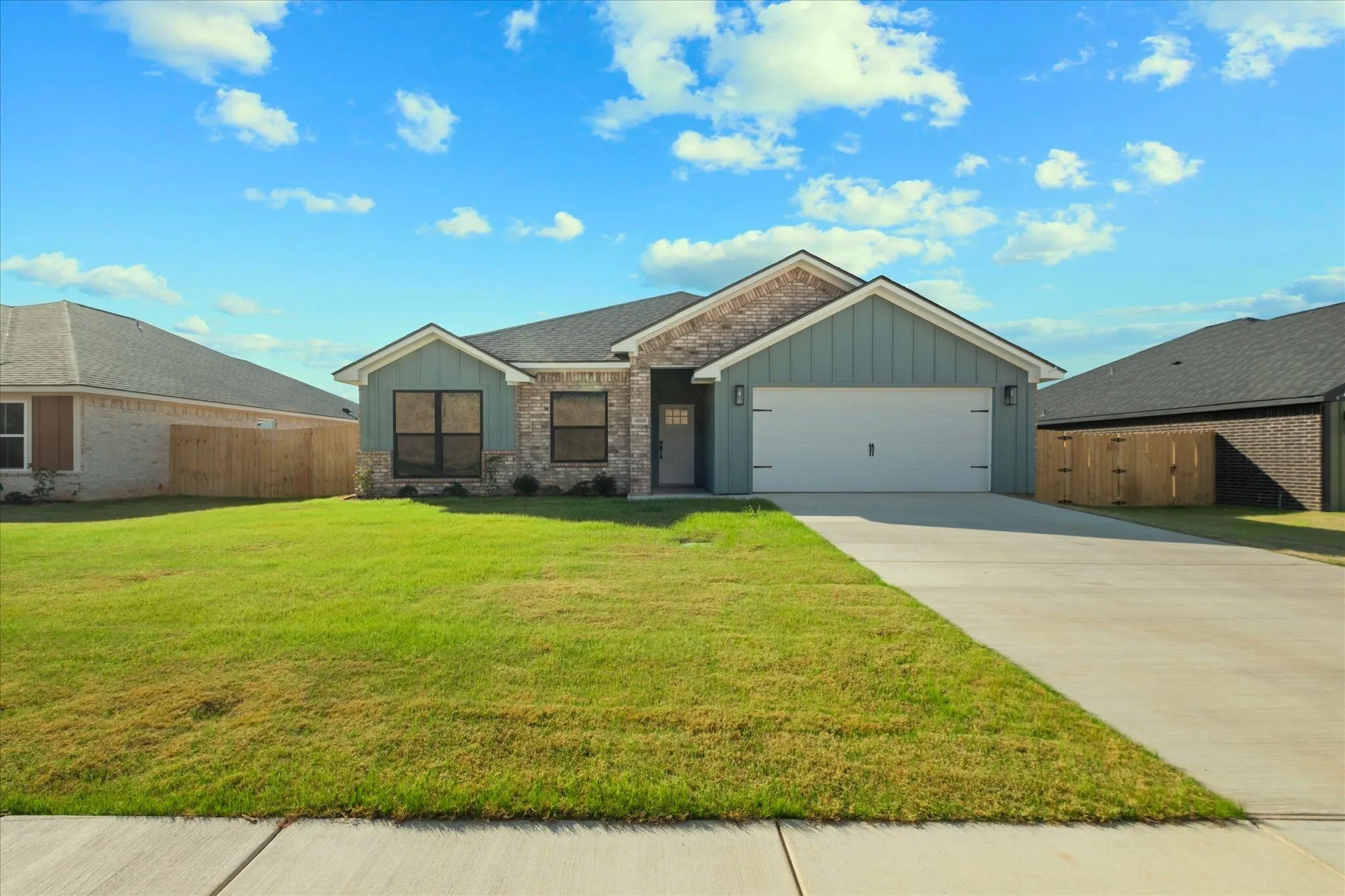 Single Family Residence For Sale in Smith County , 16529 Crossing Circle, Lindale, Texas 75771, 4 Bedroom, 2 Bathroom, 2 Garage spaces, 1,735 Sqft, built in 2026, mls#21292628, Real Estate Agent in Lindale, Homes For Sale in Smith county, Homes For Sale in Lindale, Realtor in Lindale Texas, Real Estate Brokerage Independent Realty Texas, Luminita Cordes Realtor