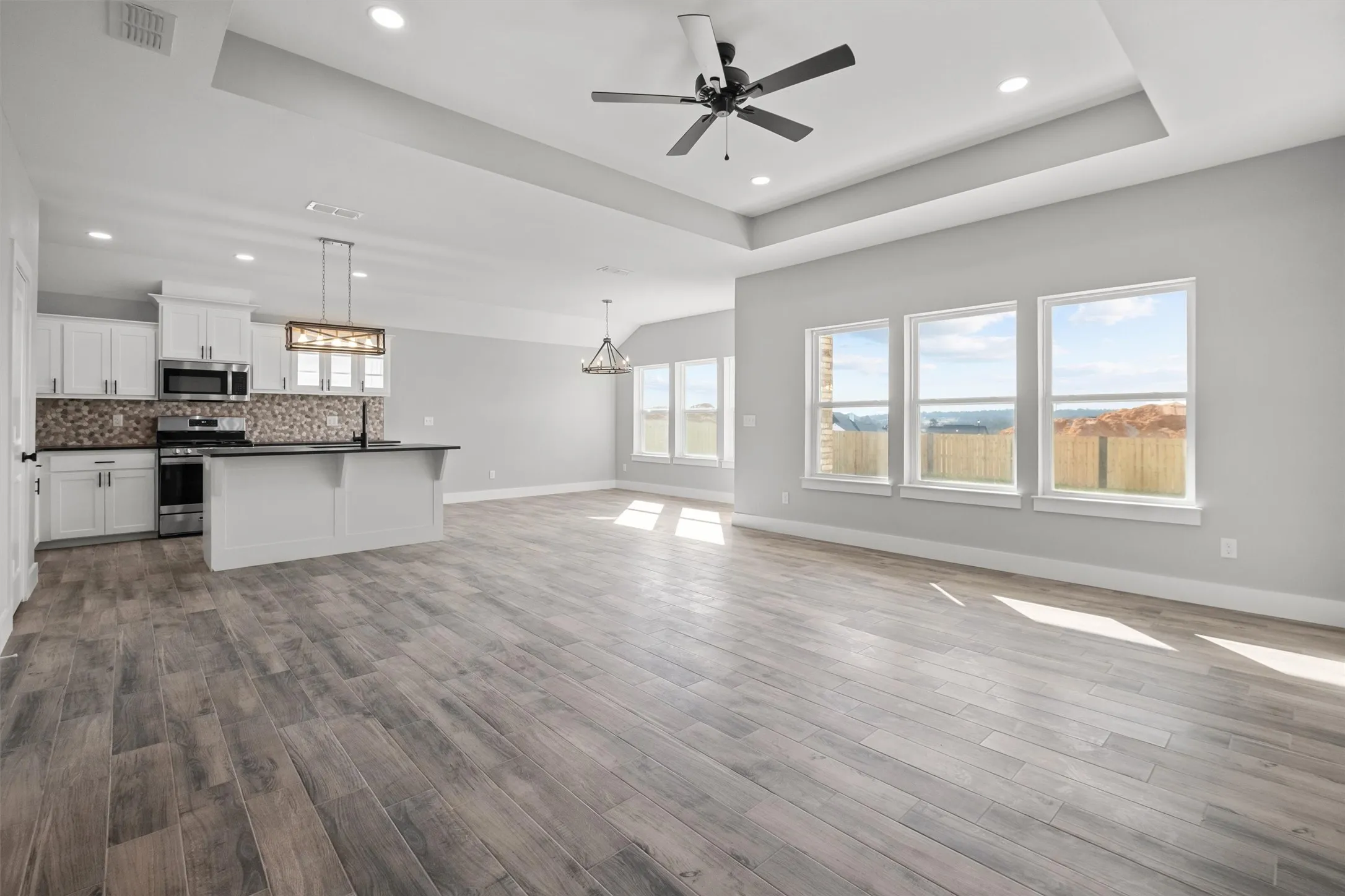 Single Family Residence For Sale in Smith County , 16529 Crossing Circle, Lindale, Texas 75771, 4 Bedroom, 2 Bathroom, 2 Garage spaces, 1,735 Sqft, built in 2026, mls#21292628, Real Estate Agent in Lindale, Homes For Sale in Smith county, Homes For Sale in Lindale, Realtor in Lindale Texas, Real Estate Brokerage Independent Realty Texas, Luminita Cordes Realtor