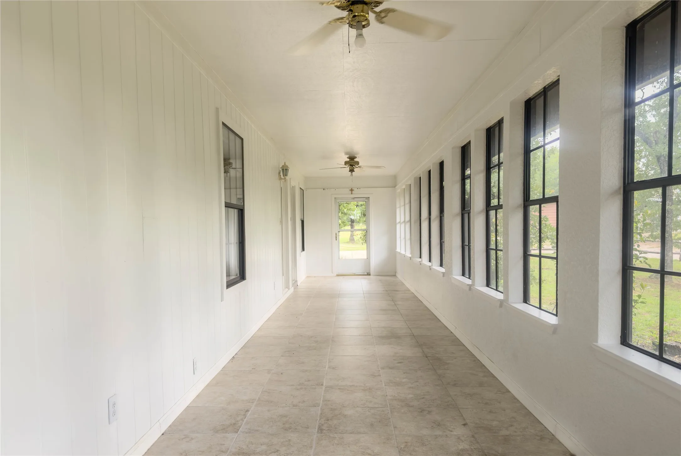 Single Family Residence For Sale in Palo Pinto County , 1102 NE 23rd Street, Mineral Wells, Texas 76067, 3 Bedroom, 2 Bathroom, Garage spaces, 2,080 Sqft, built in 1989, mls#21292349, Real Estate Agent in Mineral Wells, Homes For Sale in Palo Pinto county, Homes For Sale in Mineral Wells, Realtor in Mineral Wells Texas, Real Estate Brokerage Independent Realty Texas, Luminita Cordes Realtor