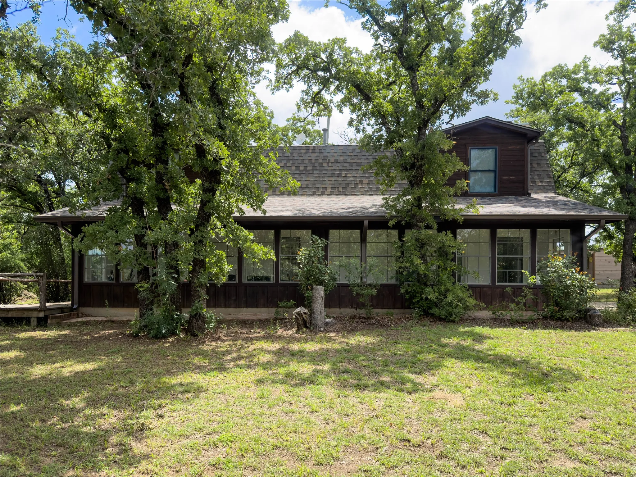 Single Family Residence For Sale in Palo Pinto County , 1102 NE 23rd Street, Mineral Wells, Texas 76067, 3 Bedroom, 2 Bathroom, Garage spaces, 2,080 Sqft, built in 1989, mls#21292349, Real Estate Agent in Mineral Wells, Homes For Sale in Palo Pinto county, Homes For Sale in Mineral Wells, Realtor in Mineral Wells Texas, Real Estate Brokerage Independent Realty Texas, Luminita Cordes Realtor